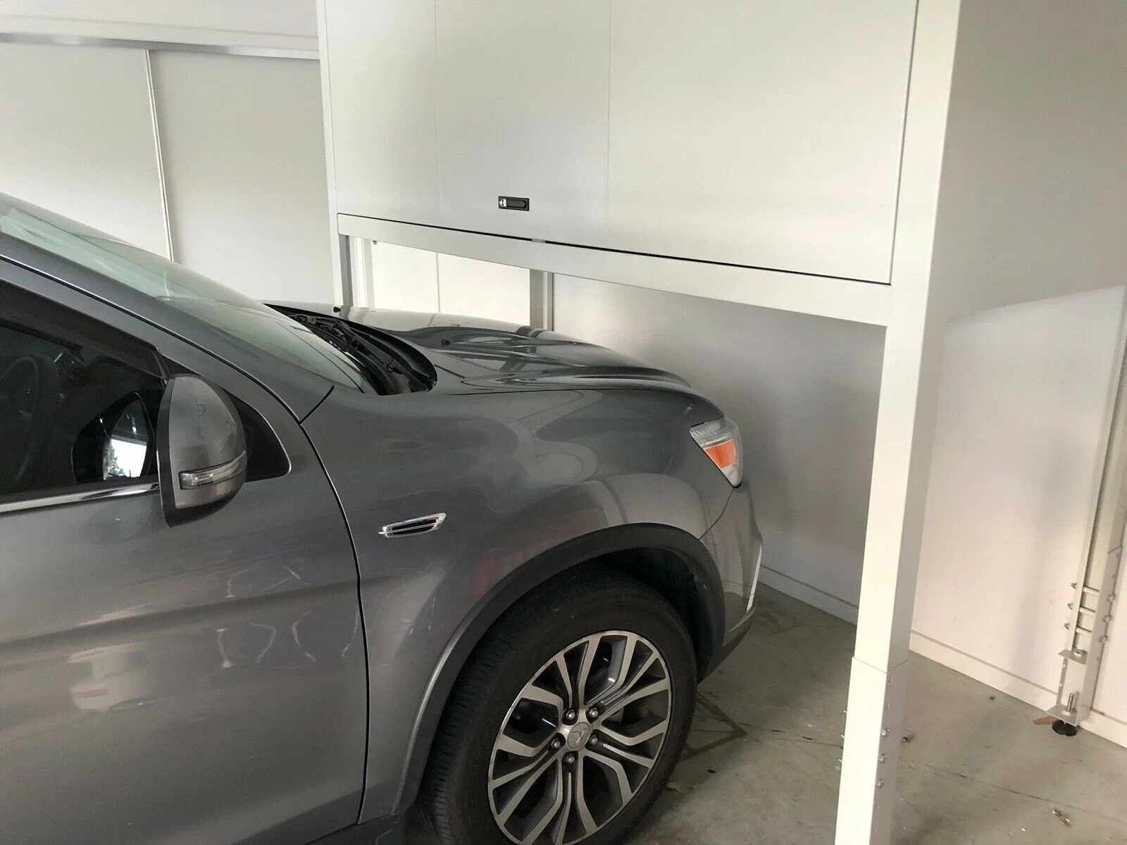 Heavy-Duty Stainless Steel Workbench with Tool Storage Cabinet Metal Workshop Garage Storage Unit Iron Construction