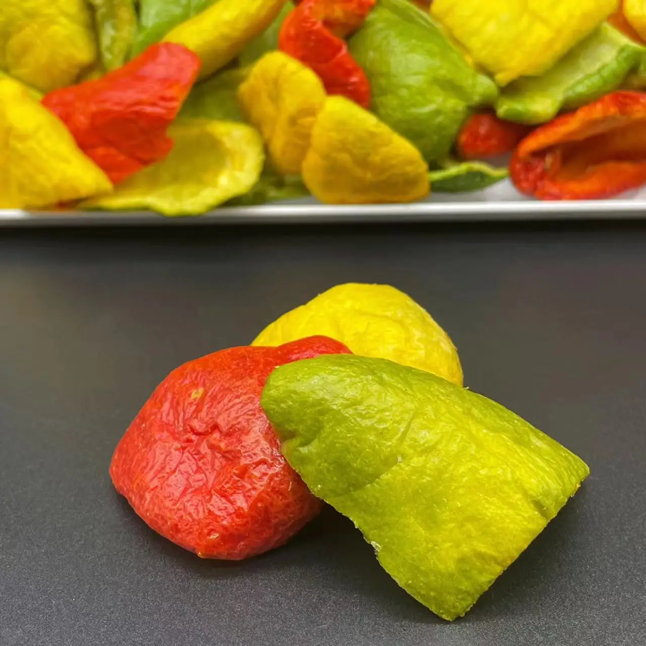 Вакуумная жареная закуска Микс овощные чипсы красный желтый зеленый перец здоровый сладкий