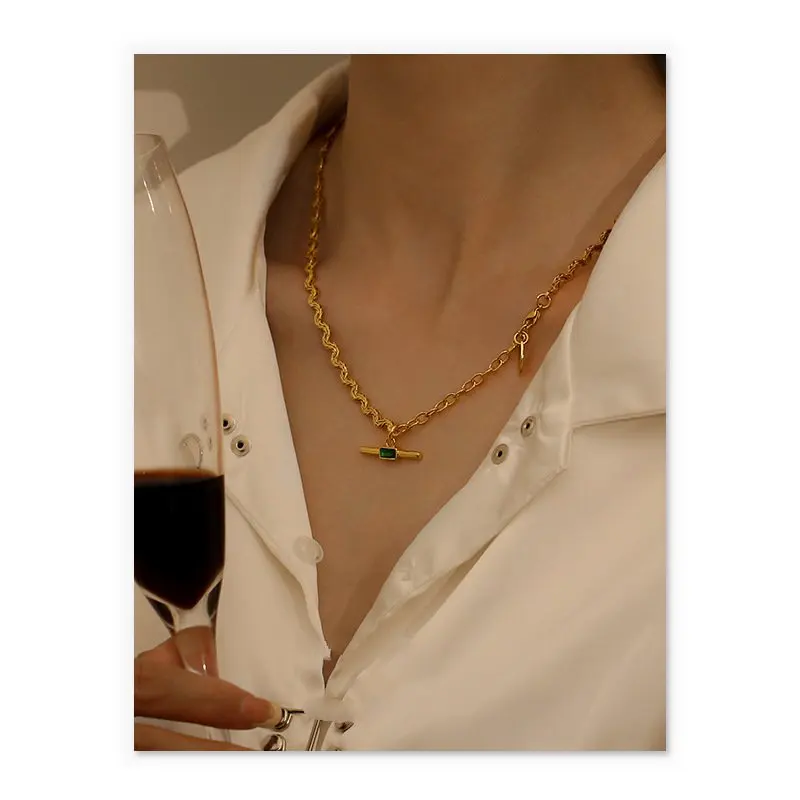 South Korea Retro Curved 18K True Gold Brass-Plated Figaro Chain Emerald Zircon Necklace Butterfly Shape Women Autumn Winter