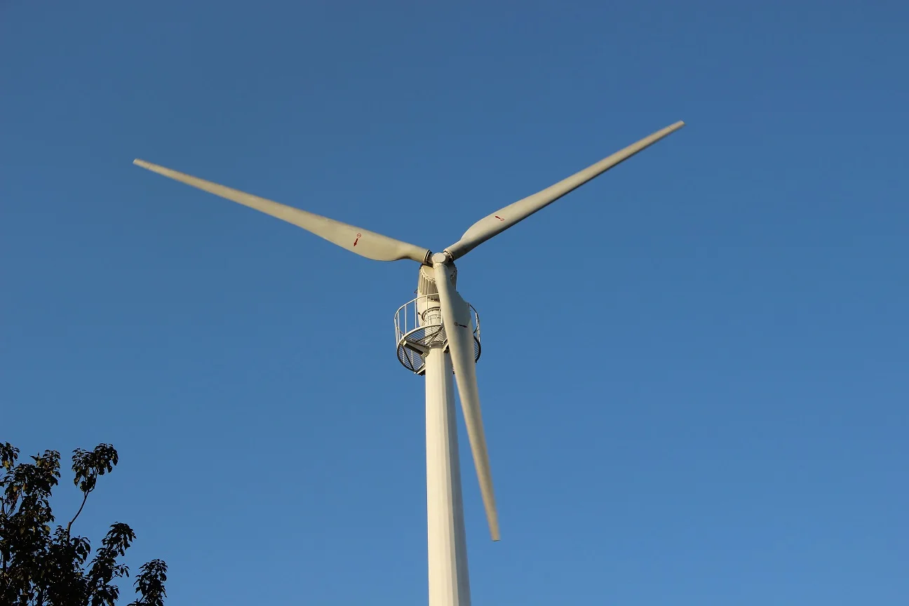 100kw 200kw 1MW 5MW 10MW Horizontal wind turbine solar hybrid system project