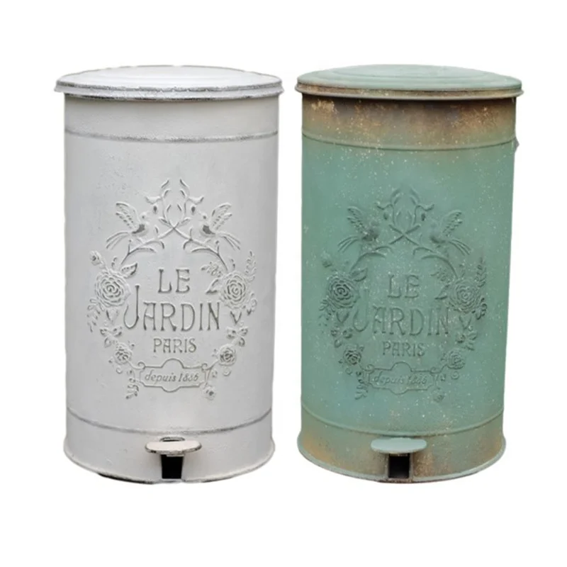 Home Decoration Ornaments Retro Wrought Iron Trash Can Pedal Type with Lid Garden Villa Trash Bin Waste Paper Basket