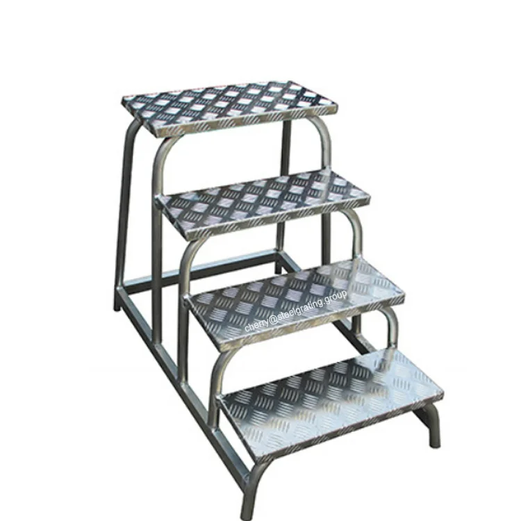 Escaleras metal galvanizadas al aire libre