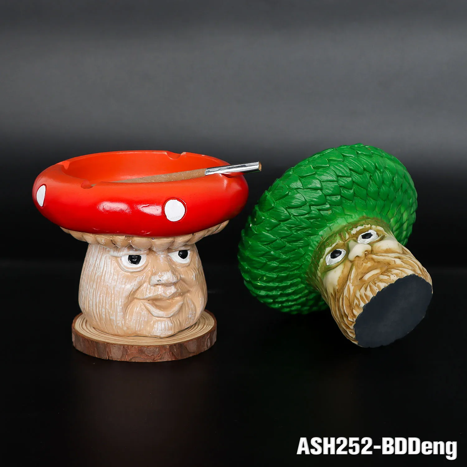 Wholesale Fashion Design Mushroom Ashtray Resin Oem Red and Green Smoking Accessories