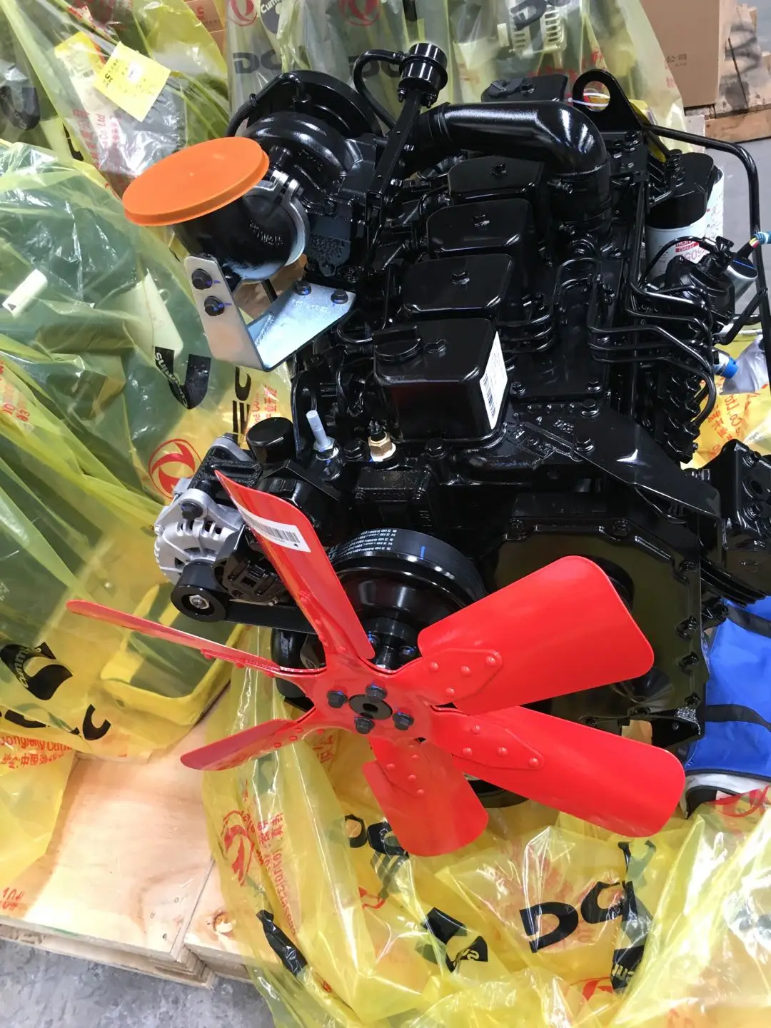 100KW 1500RPM Marine Main Engine 6BTA5.9 6BT5.9 GM100