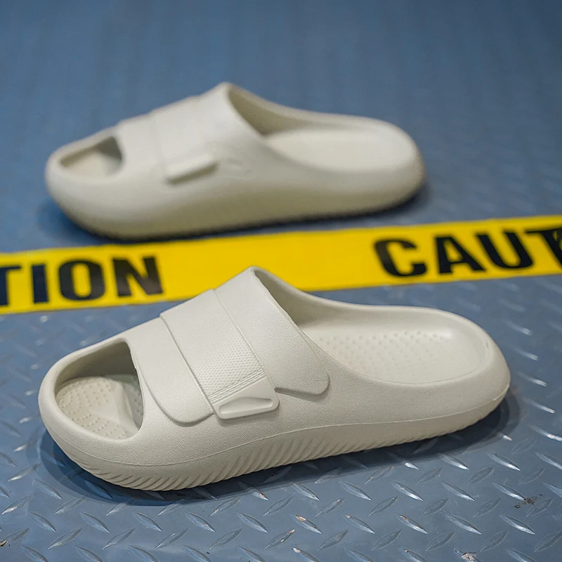 Slippers female summer indoor silent platform daddy slippers step on shit feeling non-slip couple sandals male wear