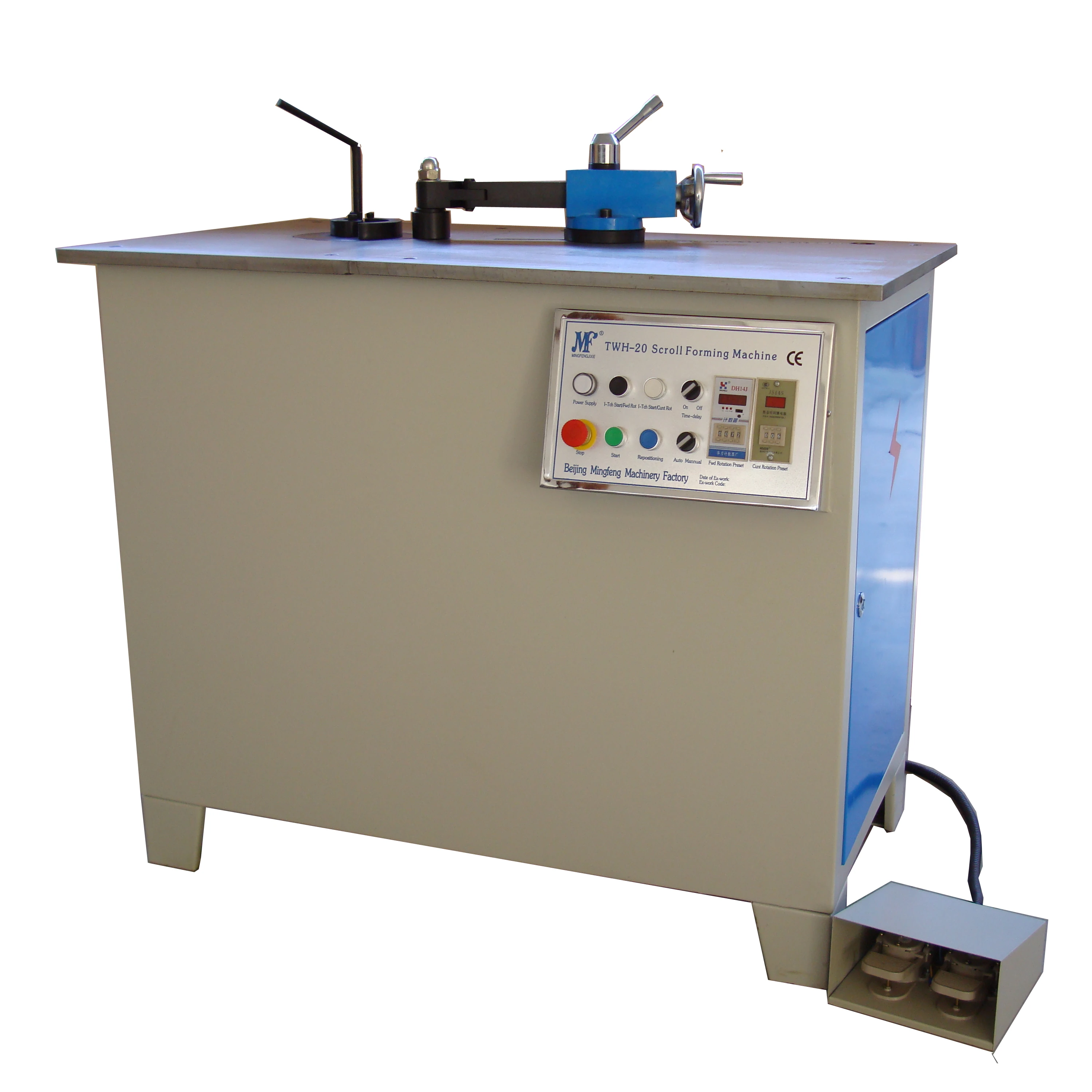 
The new cast iron pattern wrought iron embossing machine is used for iron crafts 