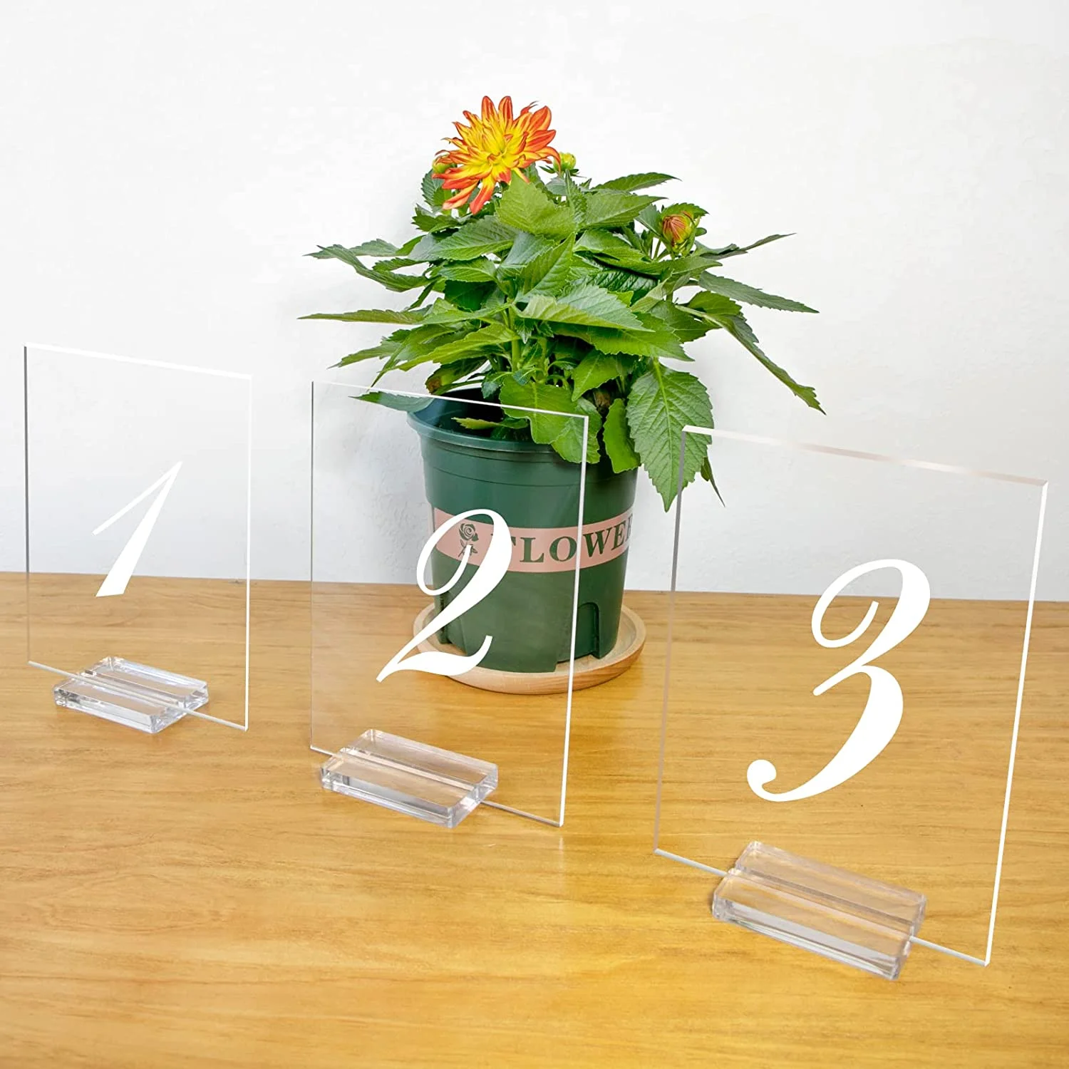 Gaojian Acrylic Sign Stands Clear Place Card Holders Table Number Stands Card for Wedding Party Events Office Business Meeting