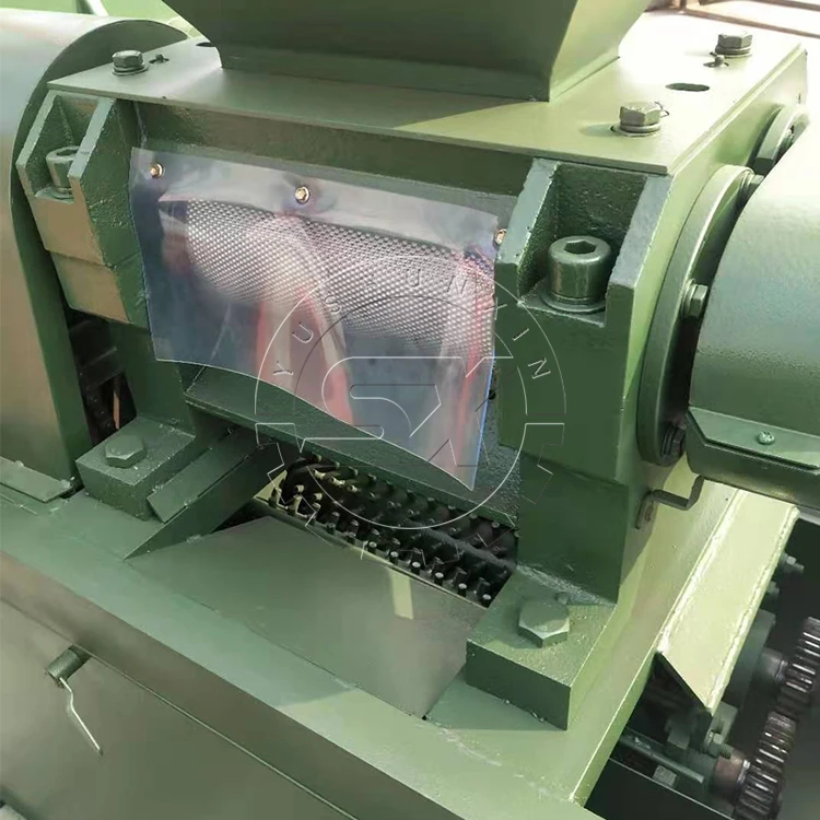 Bentonite mineral fertilizer double roller granulator machine from factory sale