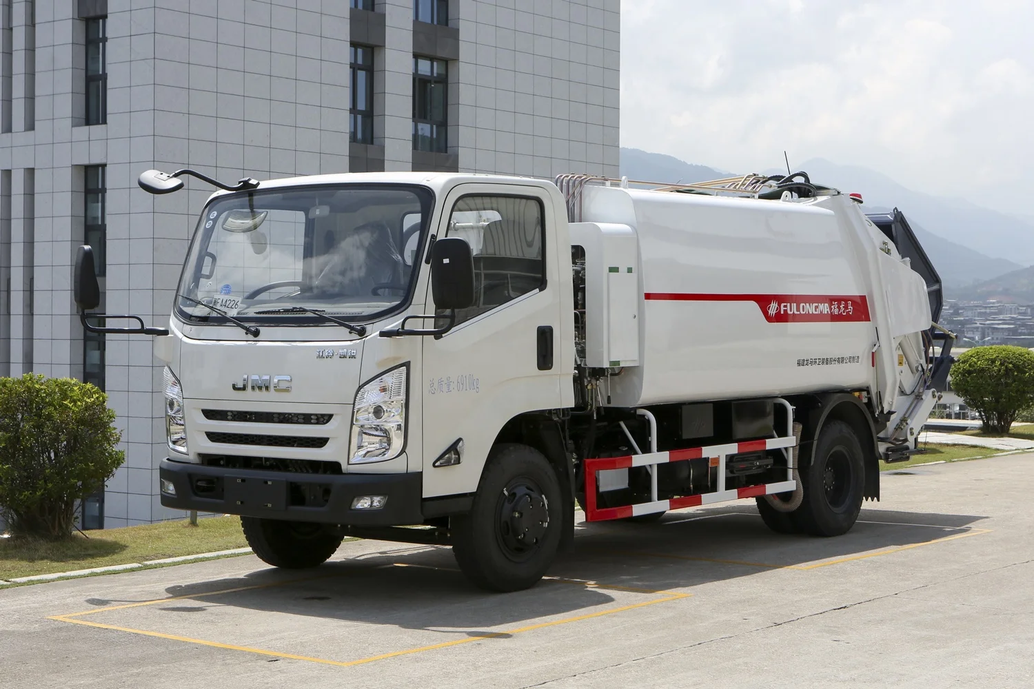 FULONGMA small rear loading garbage truck for sale in Dubai