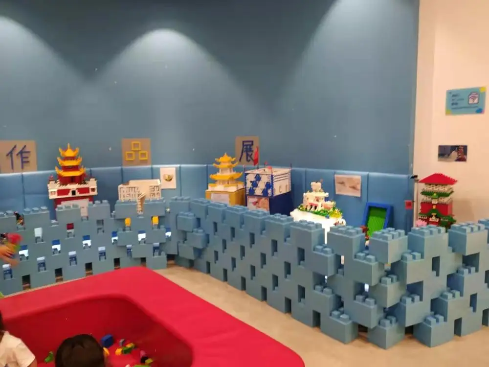 Good looking plastic PVC panels large blocks removable indoor children playground picket fence temporary garden divider