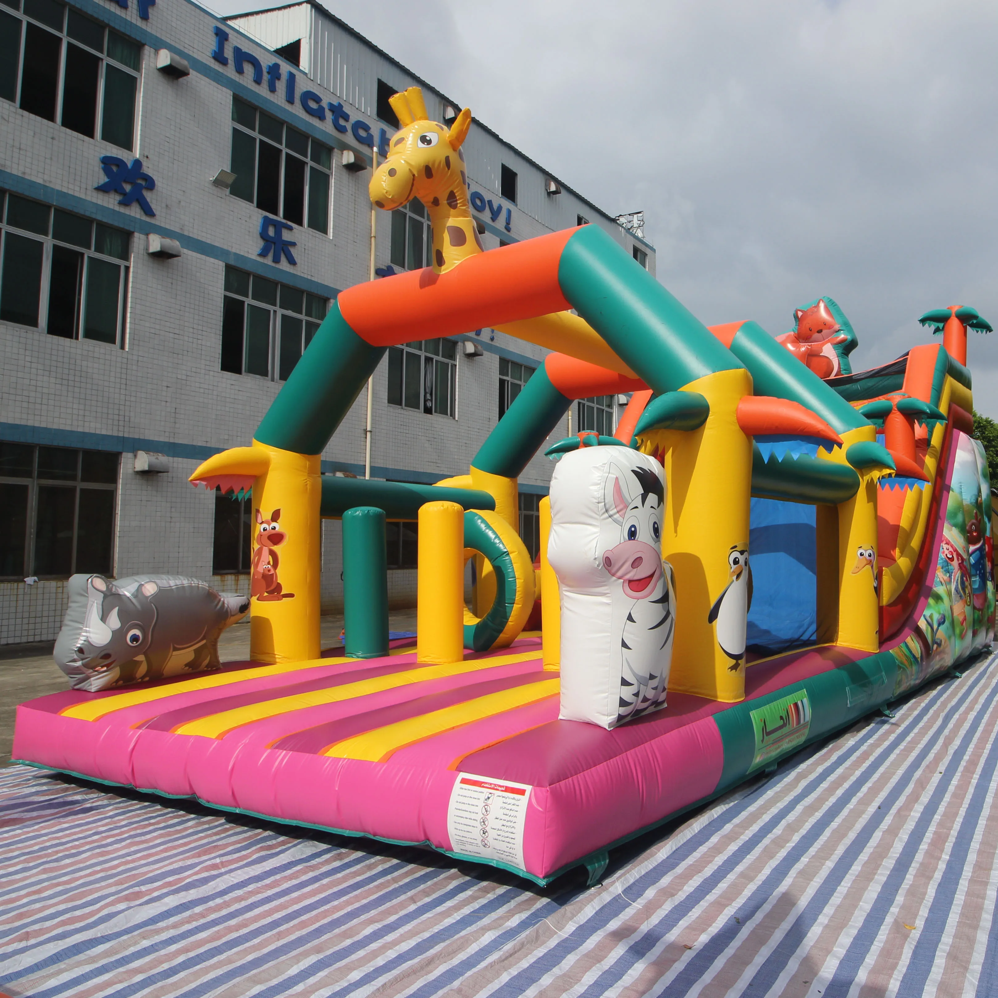 
Durable Free Blower Giant Kids Play Creative Game Funny Jumping Castle Inflatable Jumpy Sliding Castle With Slide 