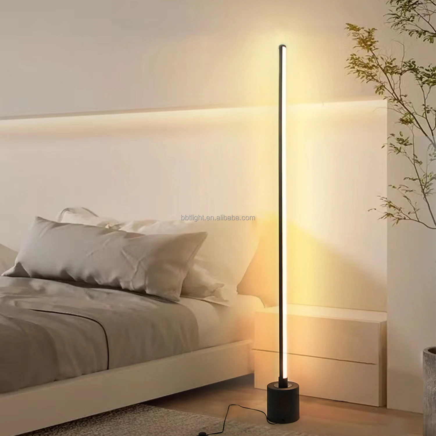 Hot Selling Northern Europe Simple RGB Corner Floor Lamp with Remote Control for Home Hotel Bar