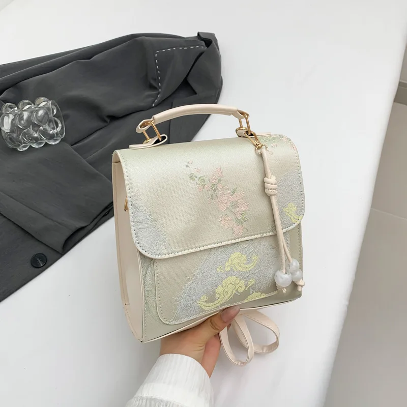 Simple and stylish backpacks, small portable schoolbags, fashion travel backpacks