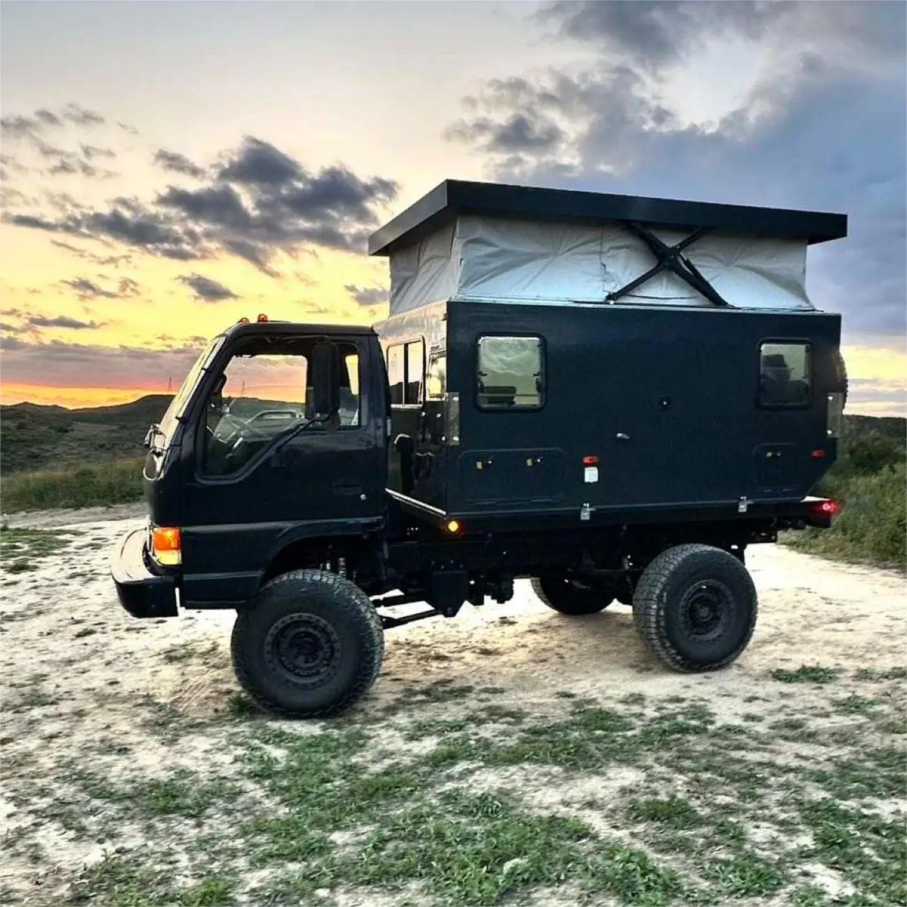 2024 Onlywe australian standard off road pickup camper overland slide in camper small popup truck camper for pickup truck