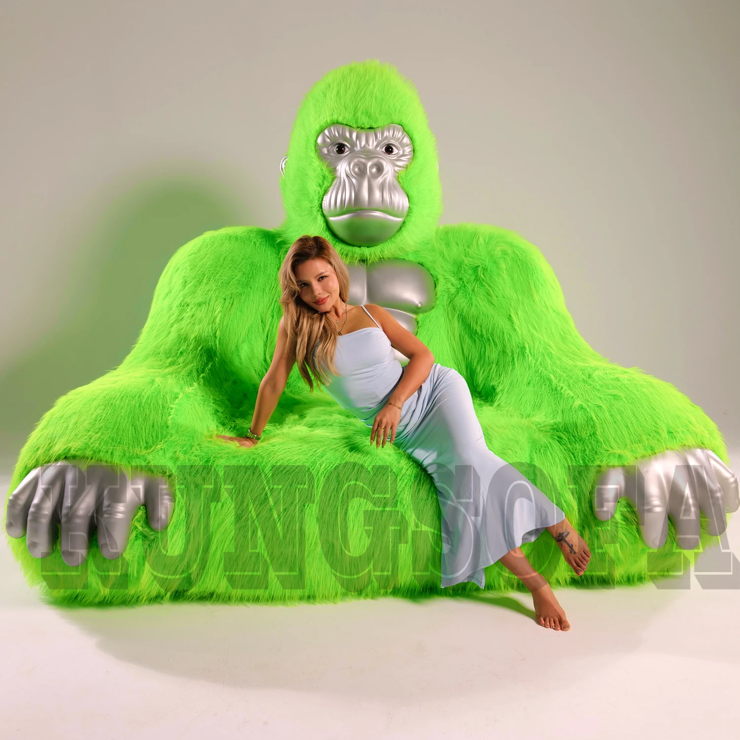 Factory New Item Large Decoration Inflatable Folding Monkey King Kong Chair Living Room Gorilla Sofa Gorilla Couch Bed