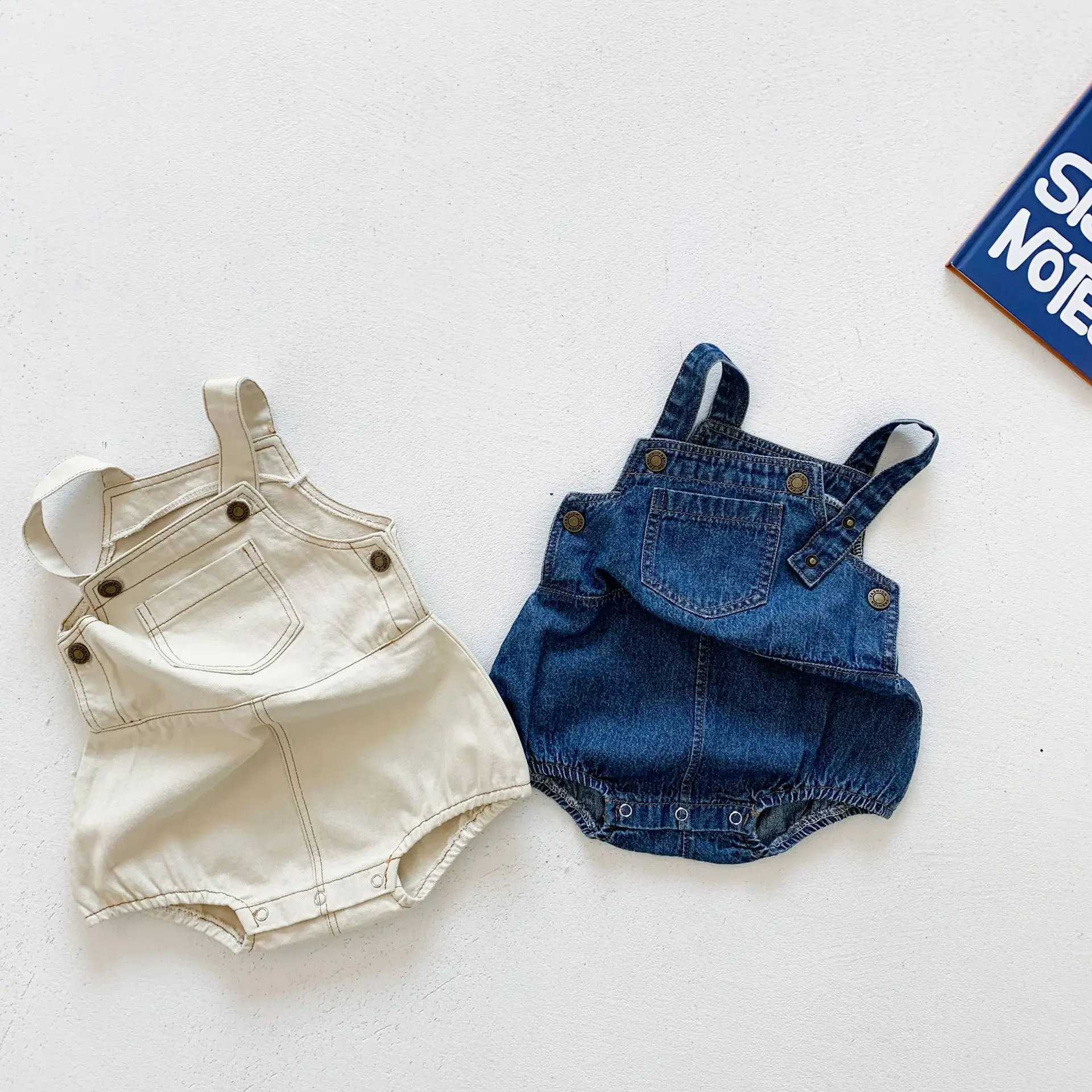 Hot Sale Sleeveless White Blue Metal Buttons Newborn Jeans Jumpsuit Girl Boy Baby Rompers