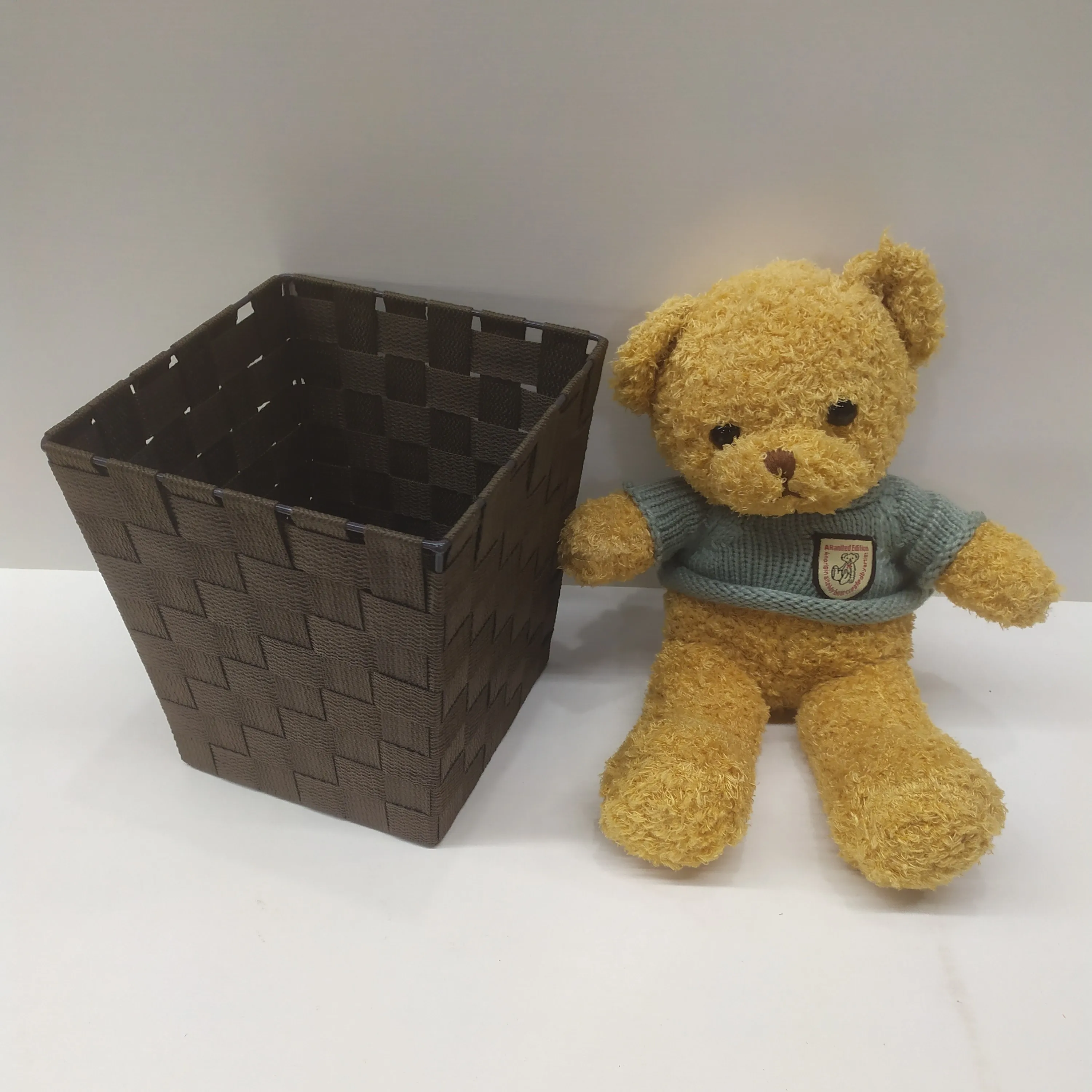 Wholesale small capacity fashion household  polypropylene fiber material storage basket supported to be customized