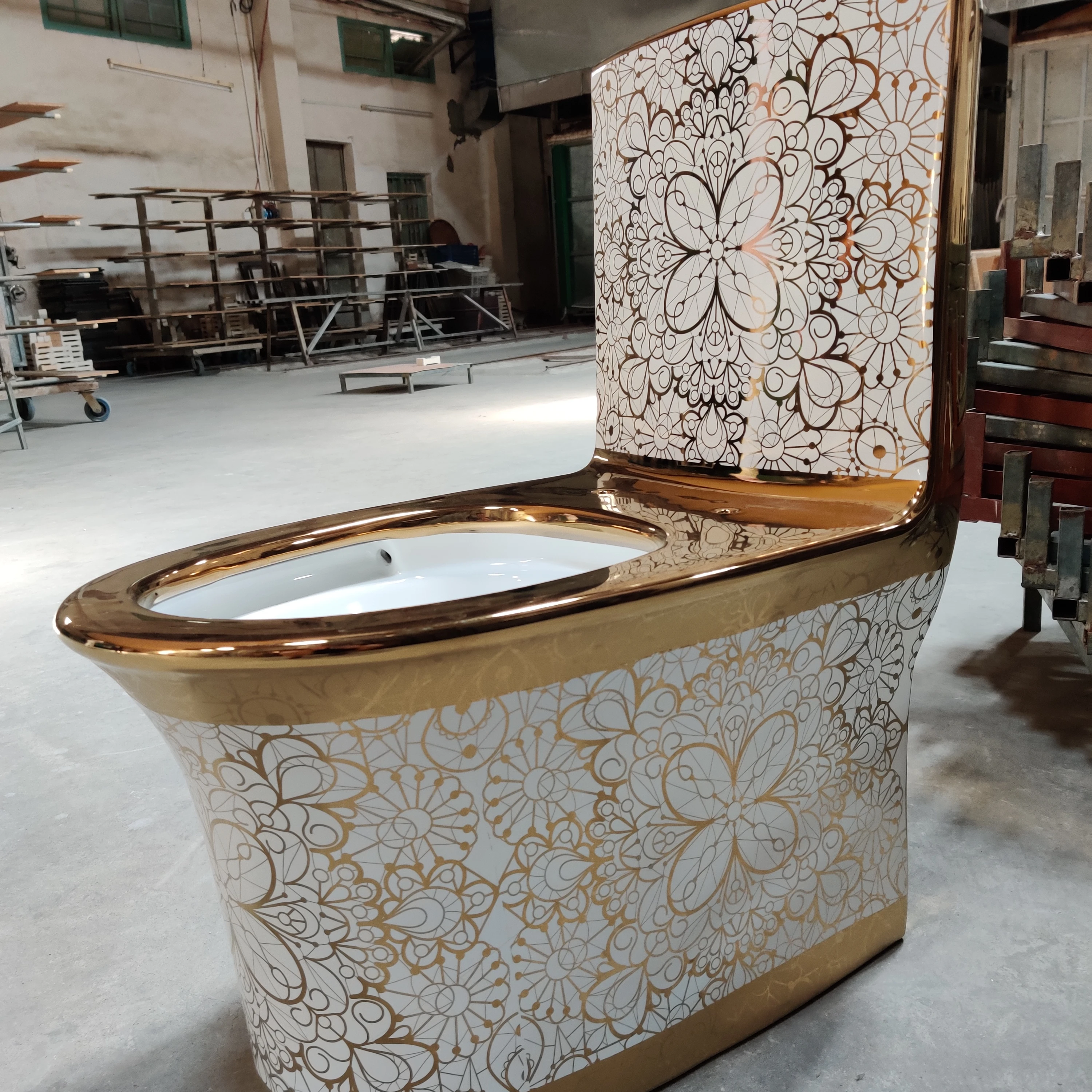 Guangzhou Factory Cheap Price S Strap High quality bathroom wc washdown two piece ceramic golden toilet bowl gold plated toilet