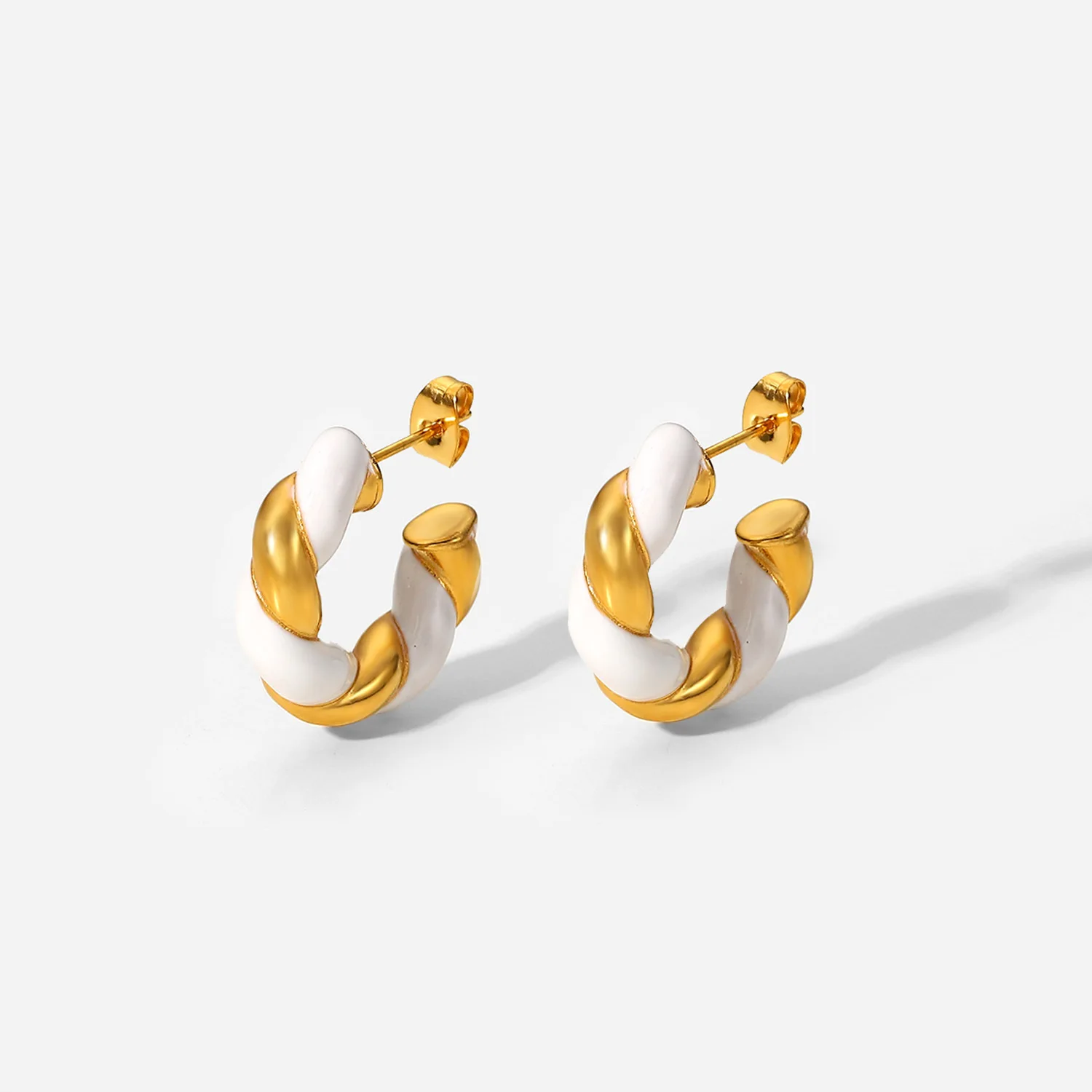 New Fashion 18k Gold Plated Stainless Steel White Oil Dropcc Shaped Enamel Twist Earrings For Women