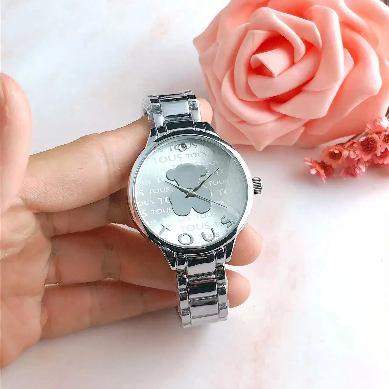 2023 Factory Wholesale TOUSes Watch Fashionable Exquisite Bar Nail Circle Watch Suitable for Men Women Watches