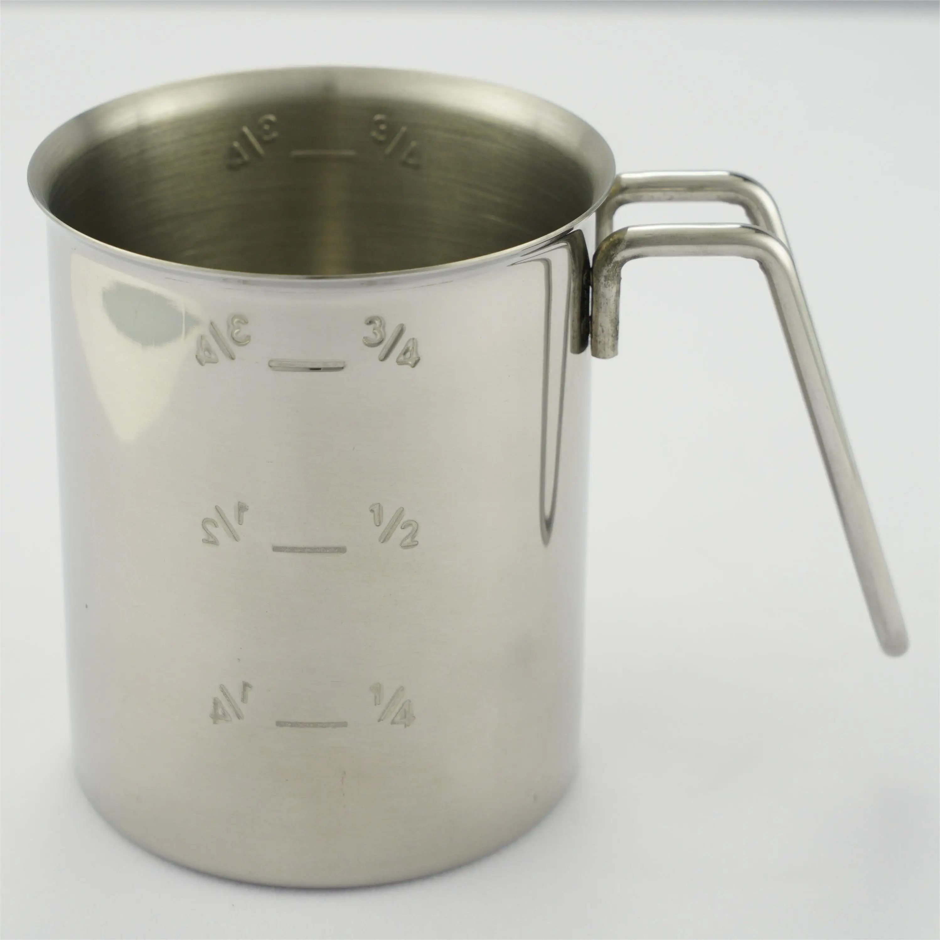 Professional 750ml Stainless Steel Measuring Cup Mirror Polishing Linear Handle Food Grade Metal Scale Household Use High