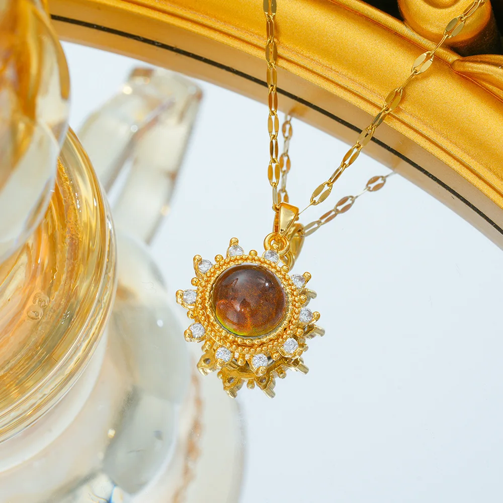 Fashion Zircon Love Moon Letter Bear Pendant Necklace Feather Bamboo Starfish Women Necklace Luxury Jewelry Accessories Gift