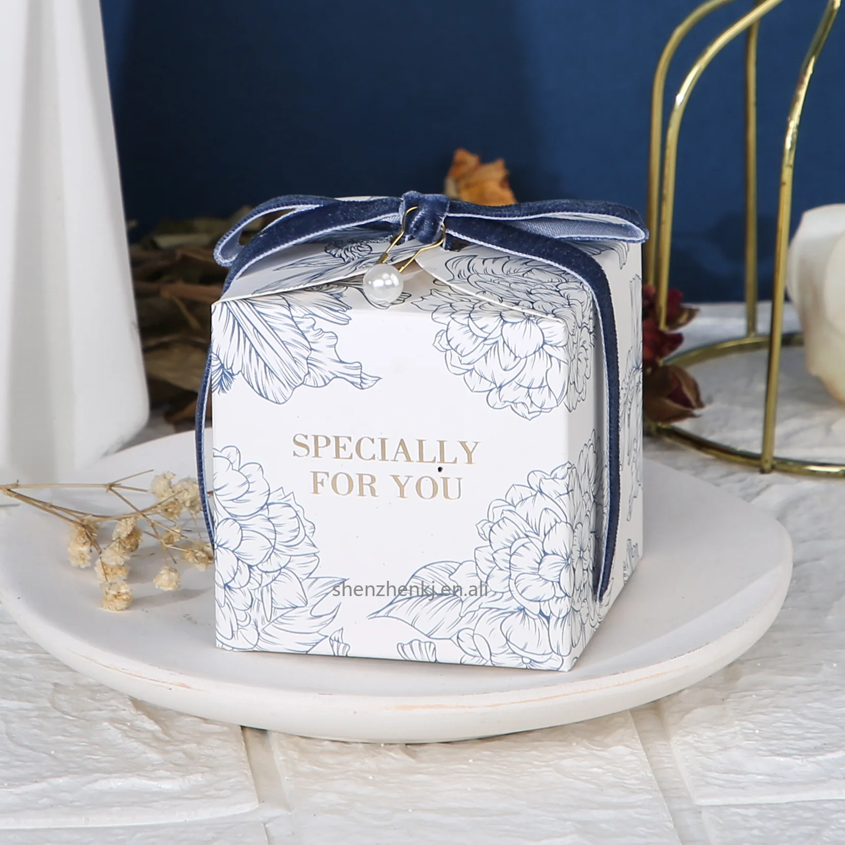 New Square Sweet Gift Boxes Wedding Favors Candy Box Gift Bag Christmas Birthday Party Decoration Gift Packaging Box for Guests