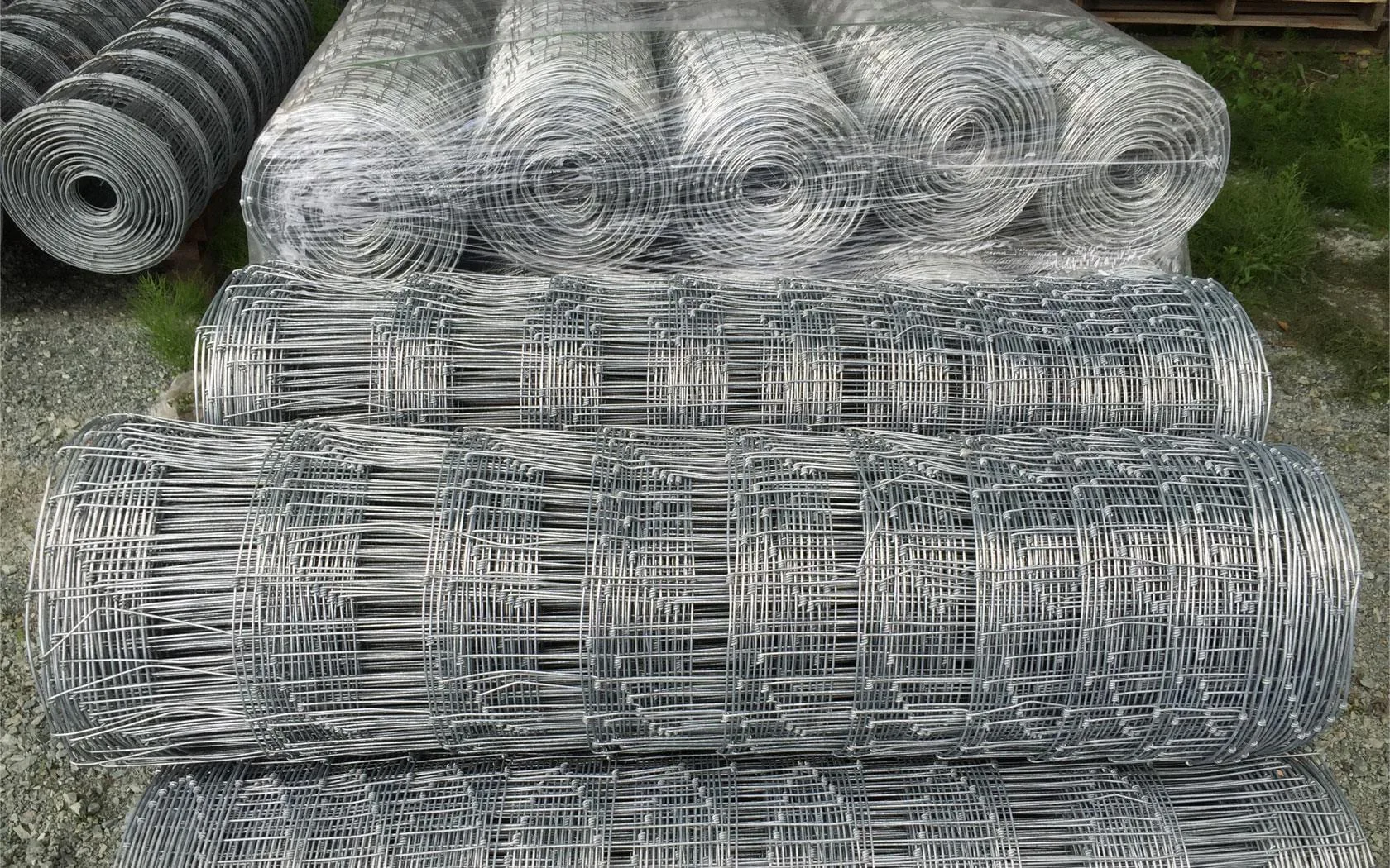 Cheap farm fencing price/livestock cattle fence netting/electric fence for cattle