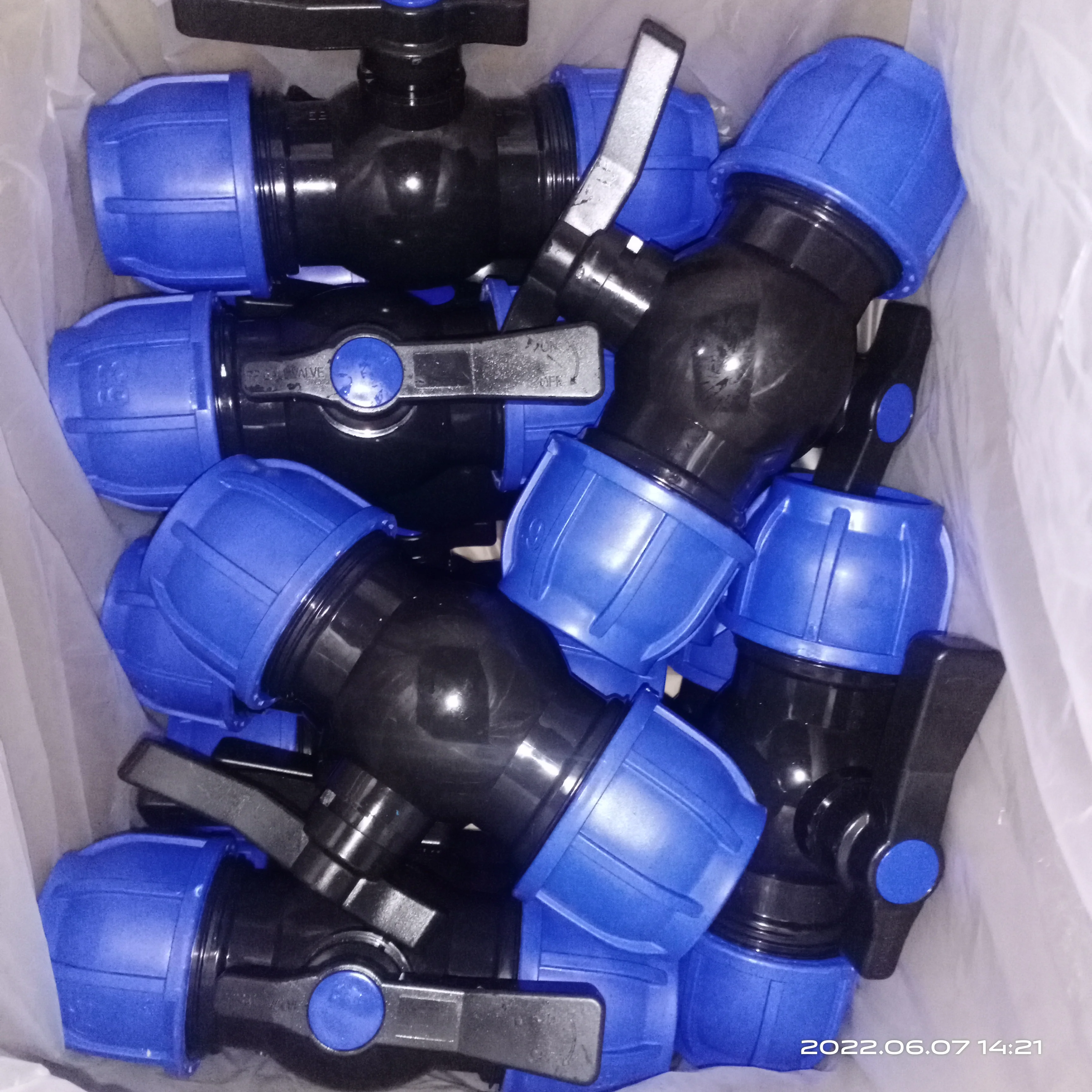 Фитинги из полипропилена KEXING IRRIPLAST OEM ISO 17885 14236 CE PN16 PN10 ирригационные компрессионные фитинги PP HDPE M/F шаровые краны