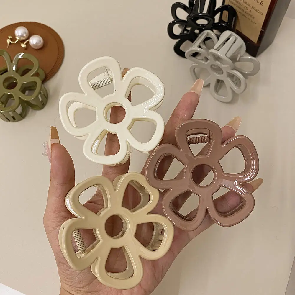 Round Floral Flower Claw Clip Trending Girls Hair Accessories Cute Daisy Hair Claw Best Quality Minimalist Hair Clip