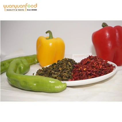Дегидратированные красные и зеленые перцевые гранулы для еды