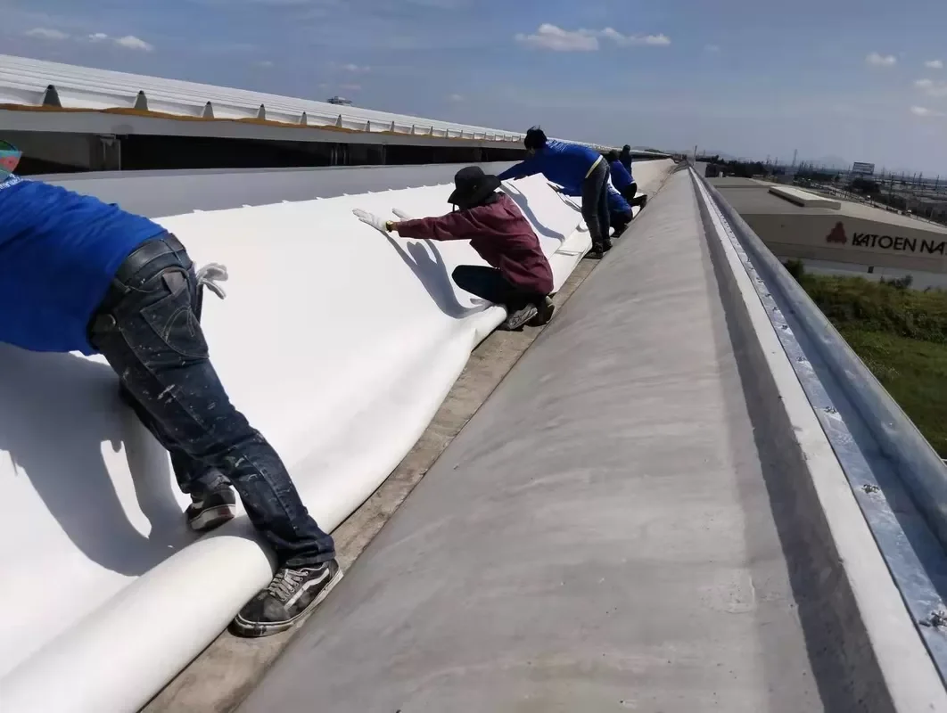 Горячая распродажа промышленный стиль epdm мембрана для крыши 60 shore a белый самоклеящийся резиновые гидроизоляционные материалы