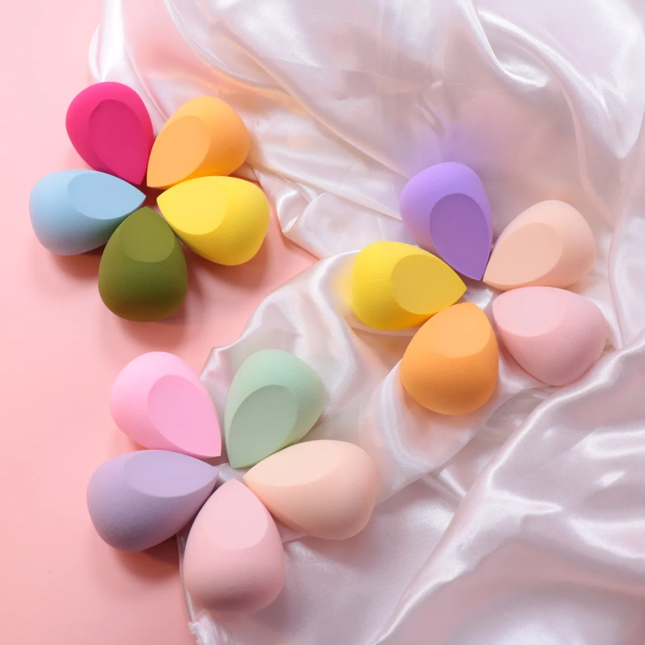 Many Colors & Shapes Customized Factory  Non-Latex Hydrophilic Makeup Sponge Beauty Puff for Cosmetic Application