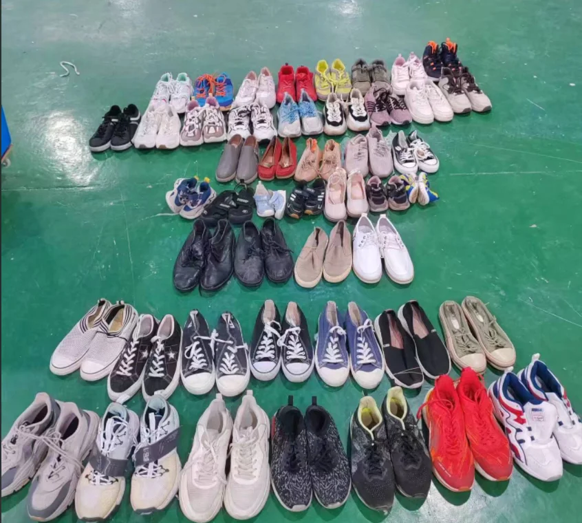 mixed cheap used women shoes in bale