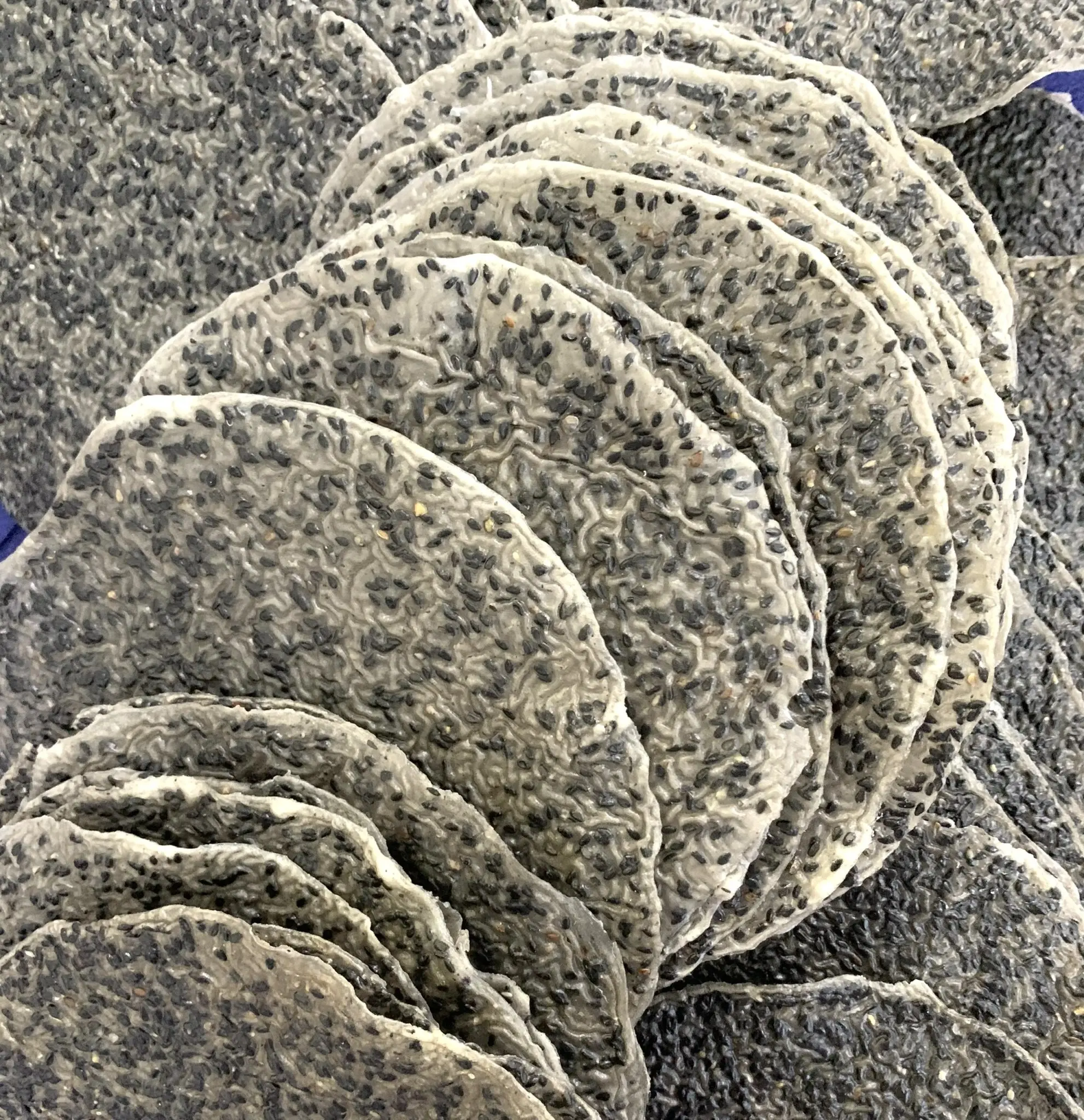 Hot Product Cheap Price OEM Service Free Sample Vietnamese Factory Dry Black Sesame Cracker