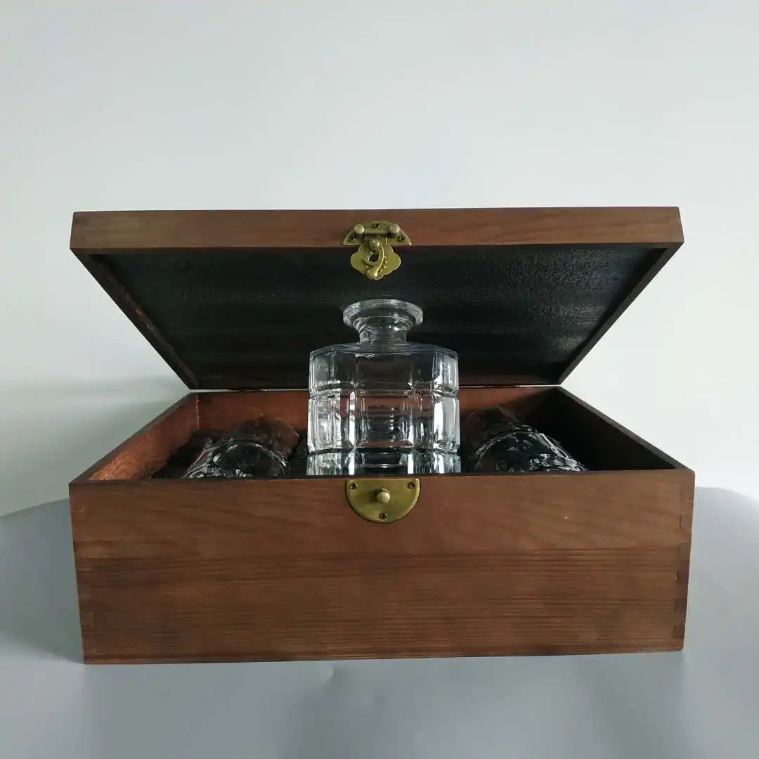 Whole sale crystal material whiskey decanter set with luxury wooden box