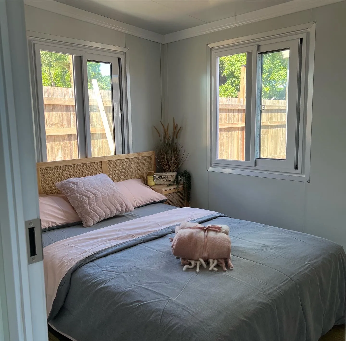 Easy Folding 40 Ft 20 Ft Prefab Container Expandable House Light Steel Folding Prefabricated Home Villa with bathroom kitchen