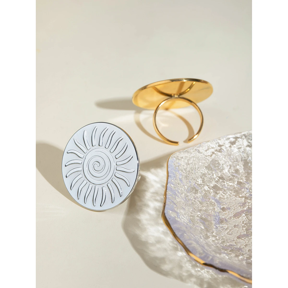J&D 18K Gold Plated Stainless Steel Round Sunflower Open Ring