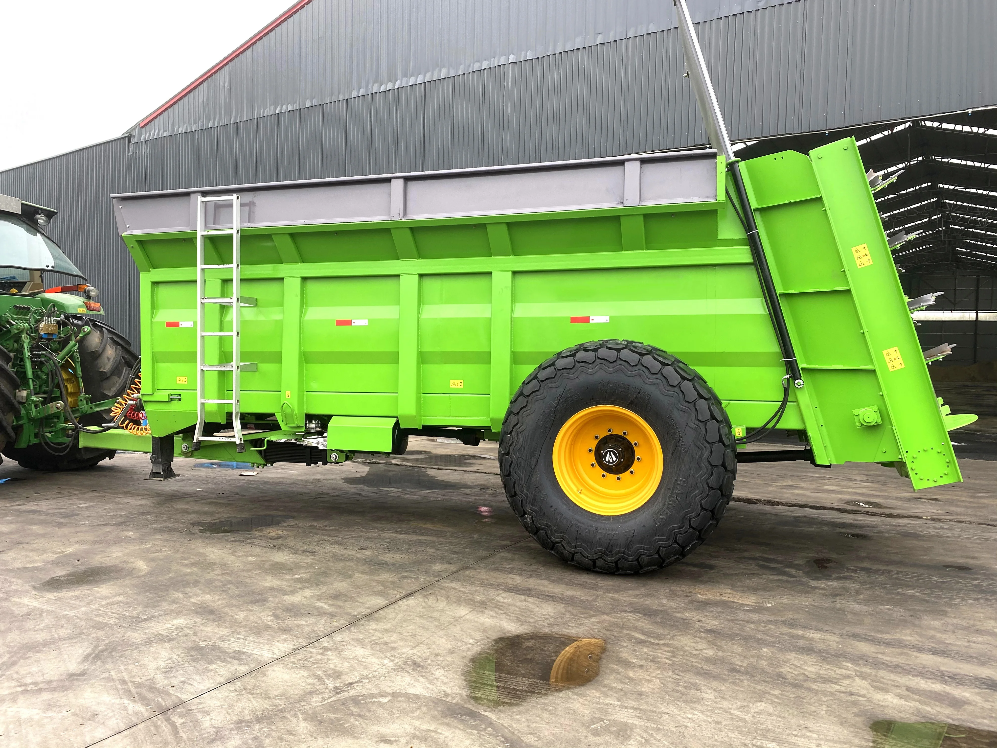 
Tractor Towable Organic Manure Fertilizer Spreader Muck Spreading Machinery 10CBM Two Shaft Vertical Spreaders 