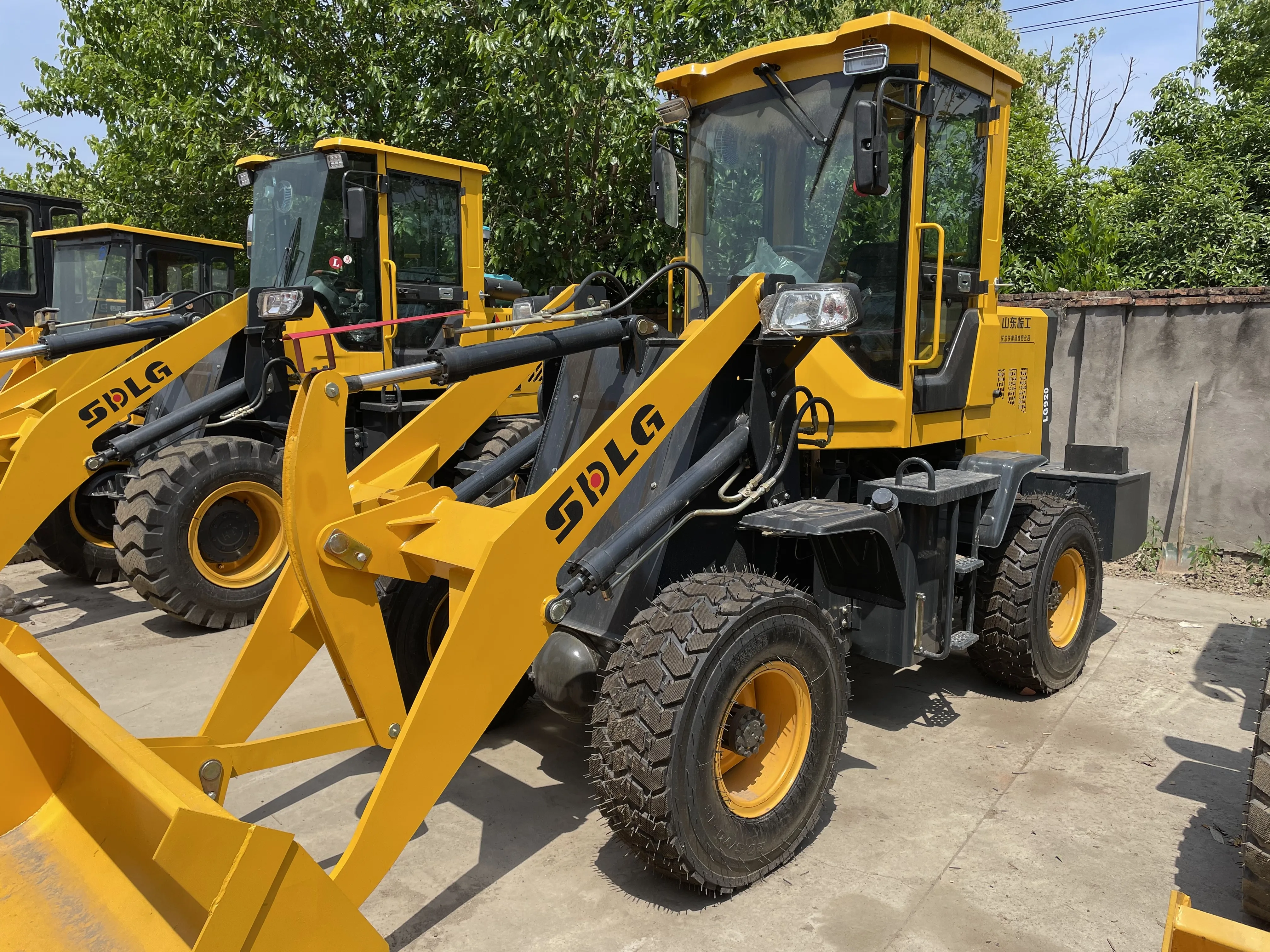 Second-hand Original Quality Earth-moving lachinery Cheap 920 wheel Loaders Available For sale/tractor front end loader