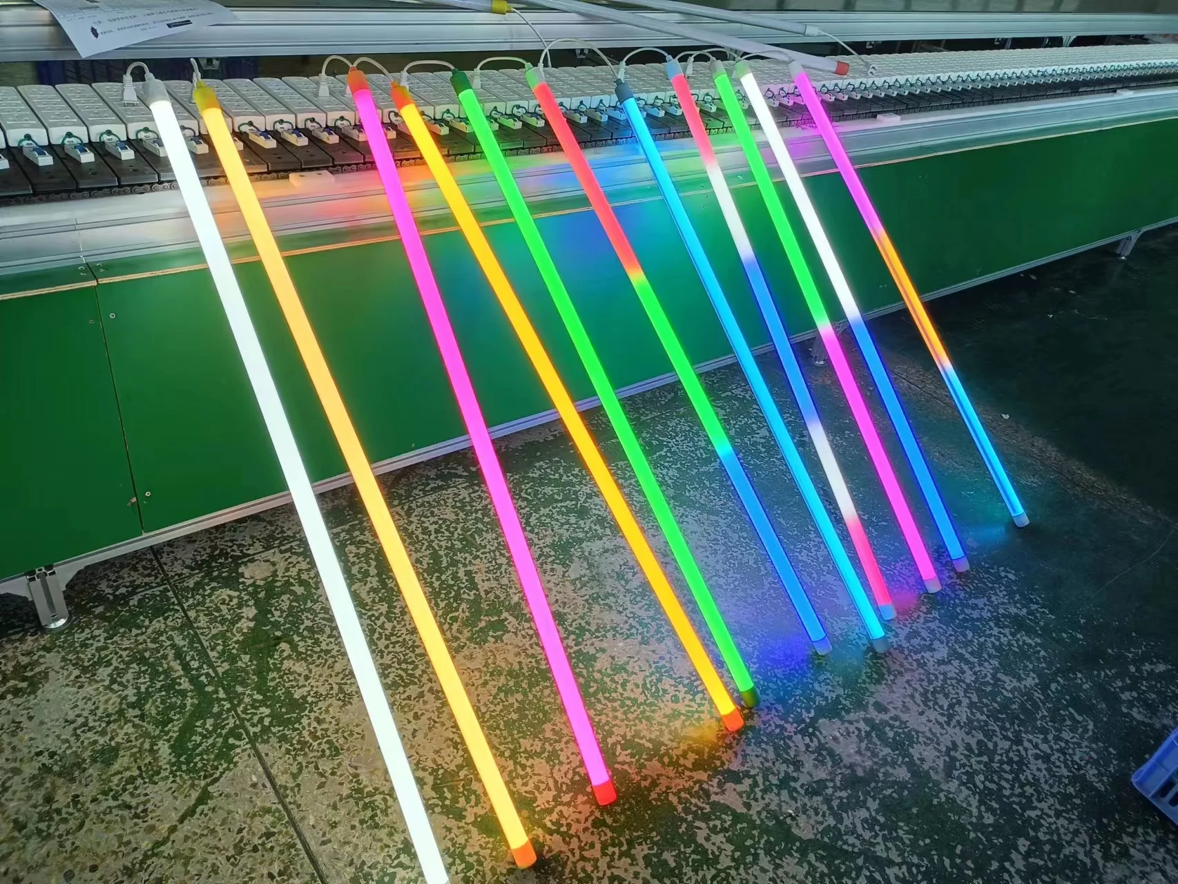 RGB Decorative Fluorescent Led Tube Color 14W PF0.5 AC65V-265V Energy Saving PC LED Tube for Outdoor Indoor ip65  KTV Bar