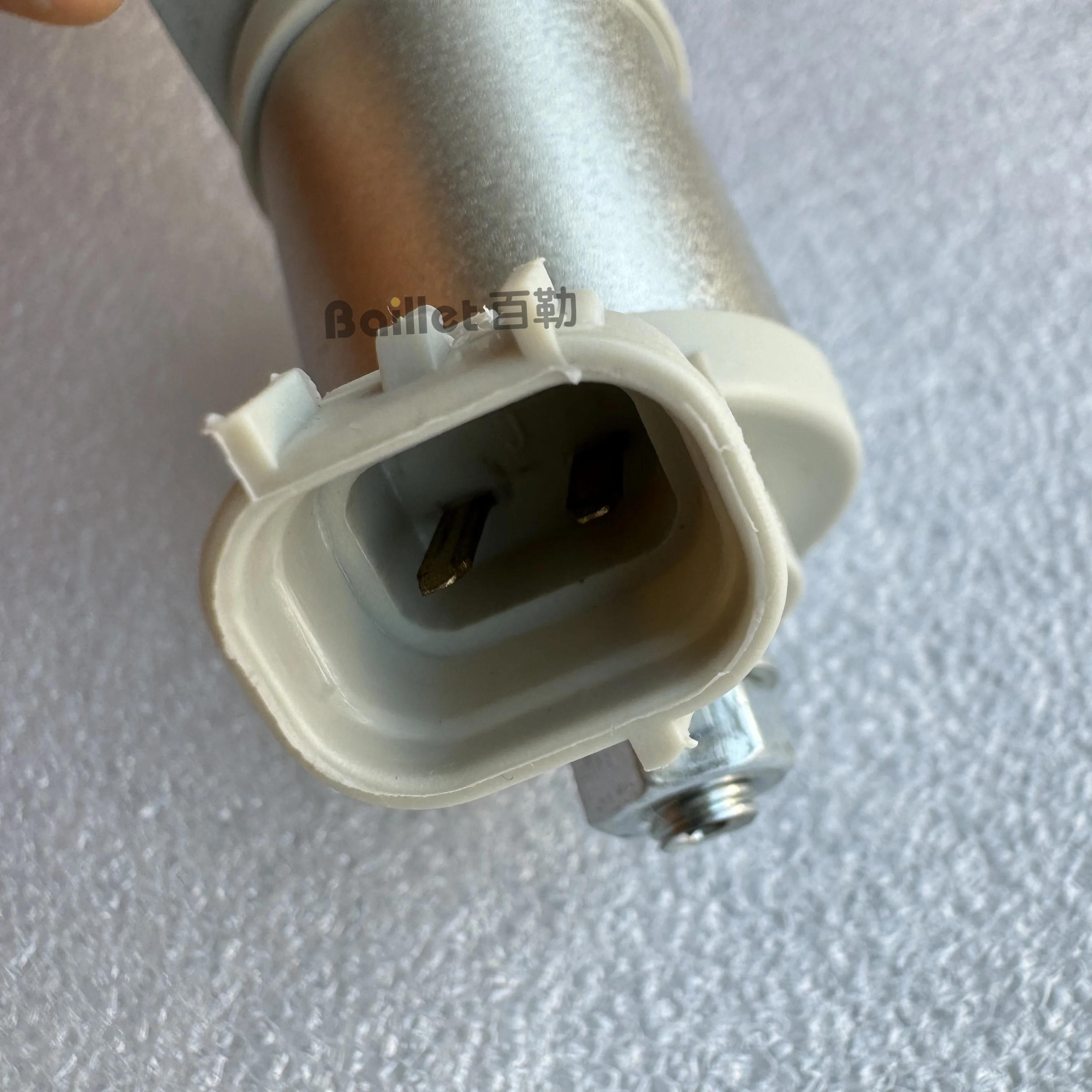 ZX200-5G ZAX200-3 ZAX330-3 Excavator 9239590 Hydraulic Pump Solenoid Valve 4455991