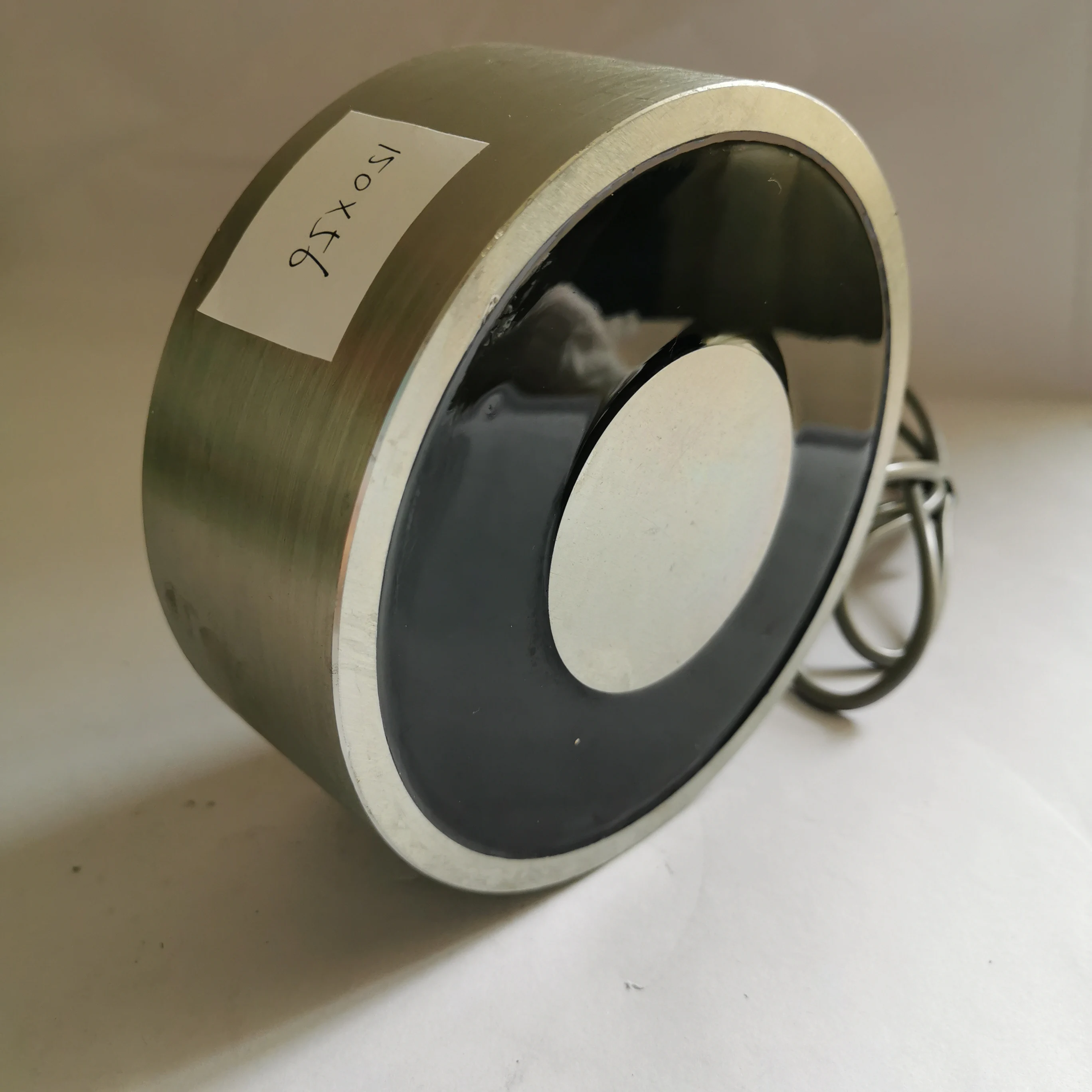 P15056 holding force 930kg 24v 37W electromagnetic solenoid miniature electronic magnet with strong force