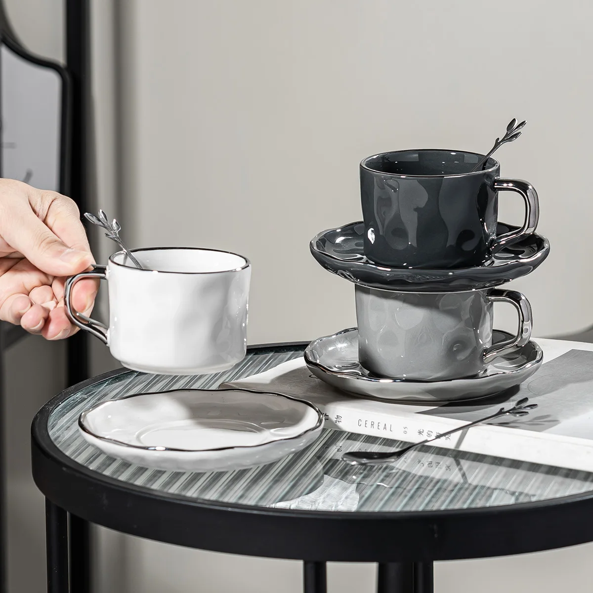 OEM Custom Modern Luxury Porcelain Tea Coffee Cup Saucer Sets Custom Ceramic Mugs