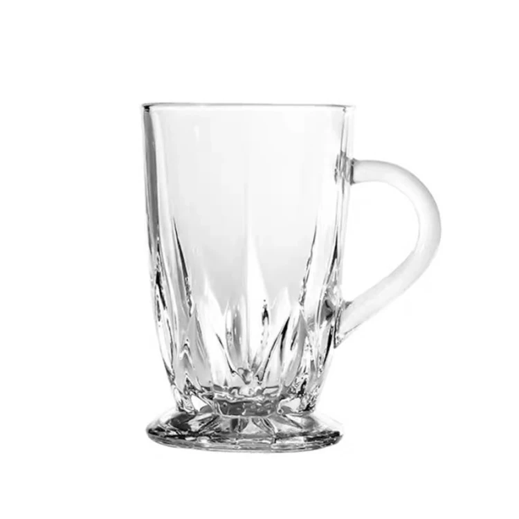 
Transparent leaf pattern water cup with draft beer for tea drinking 