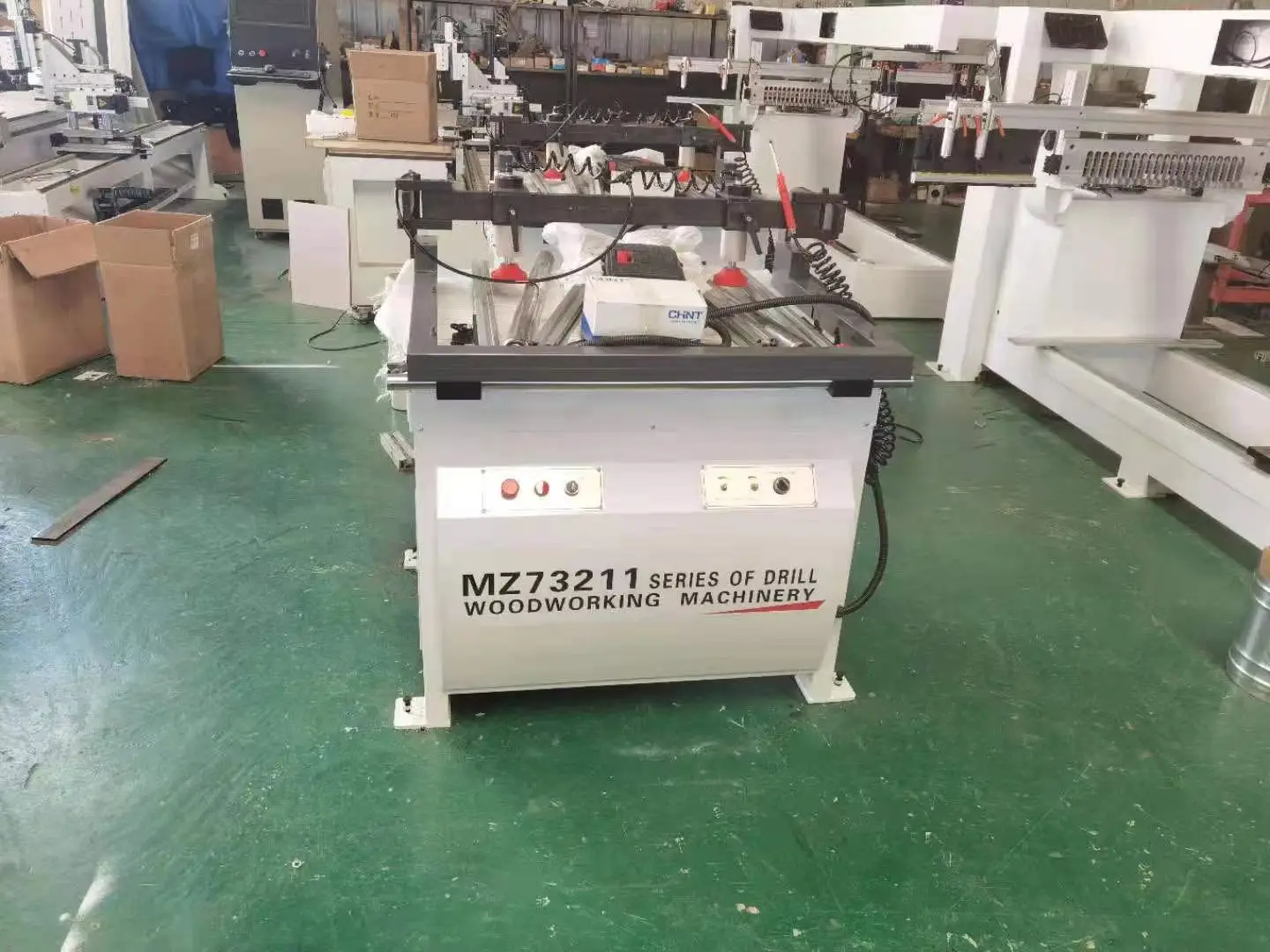  Двухголовочный сверлильный станок с отверстием для деревянной панели MZ73211