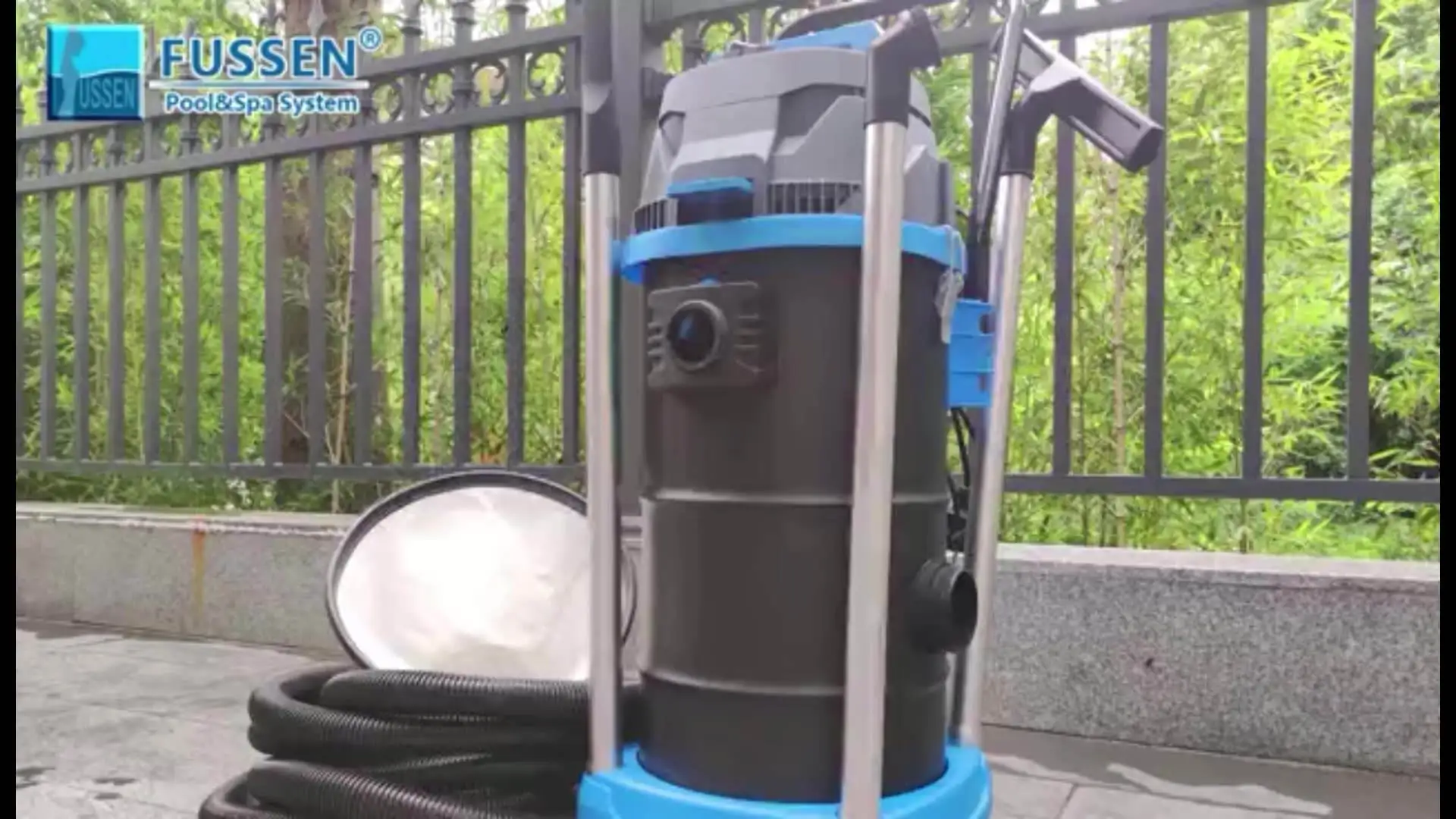 Fish pond vacuum  machine cleaner Dry and wet hand-held 30L vacuum pool cleaner