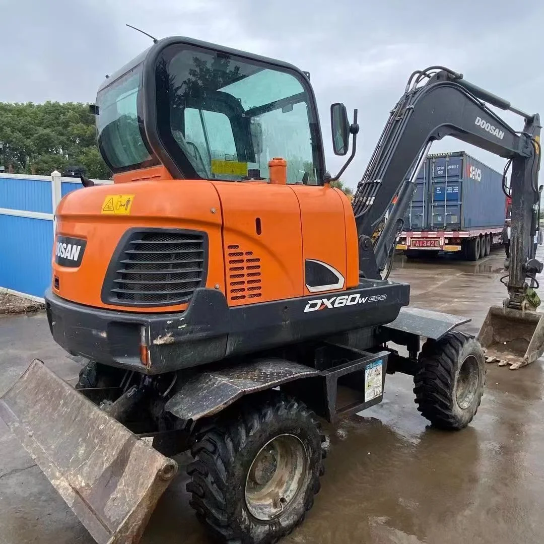 Second Hand 5 Ton 6T DOOSAN DX60W Used Wheel Digger DH60 DX60 DX220 DX225 DX300 Excavator for sale