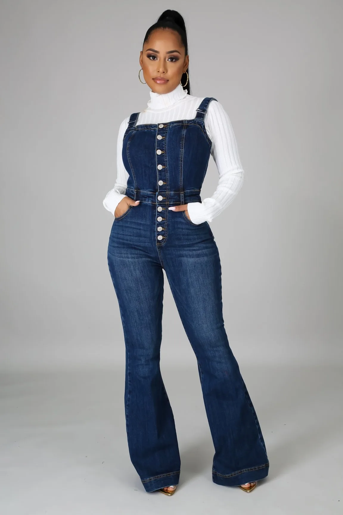 Женский джинсовый комбинезон