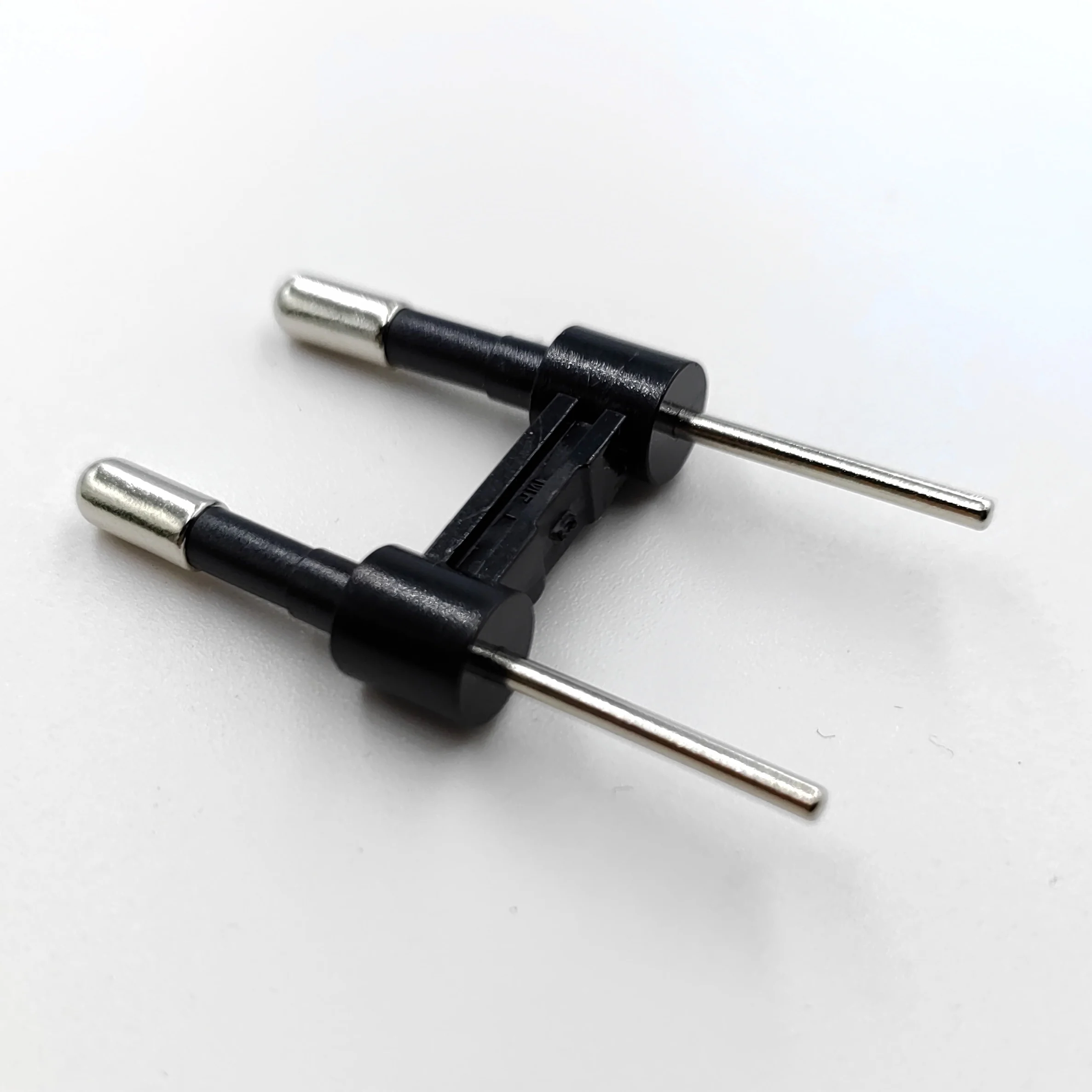 China factory french plug insert 4.0MM 2 pin 10/16A for plug socket European plug European 2 put